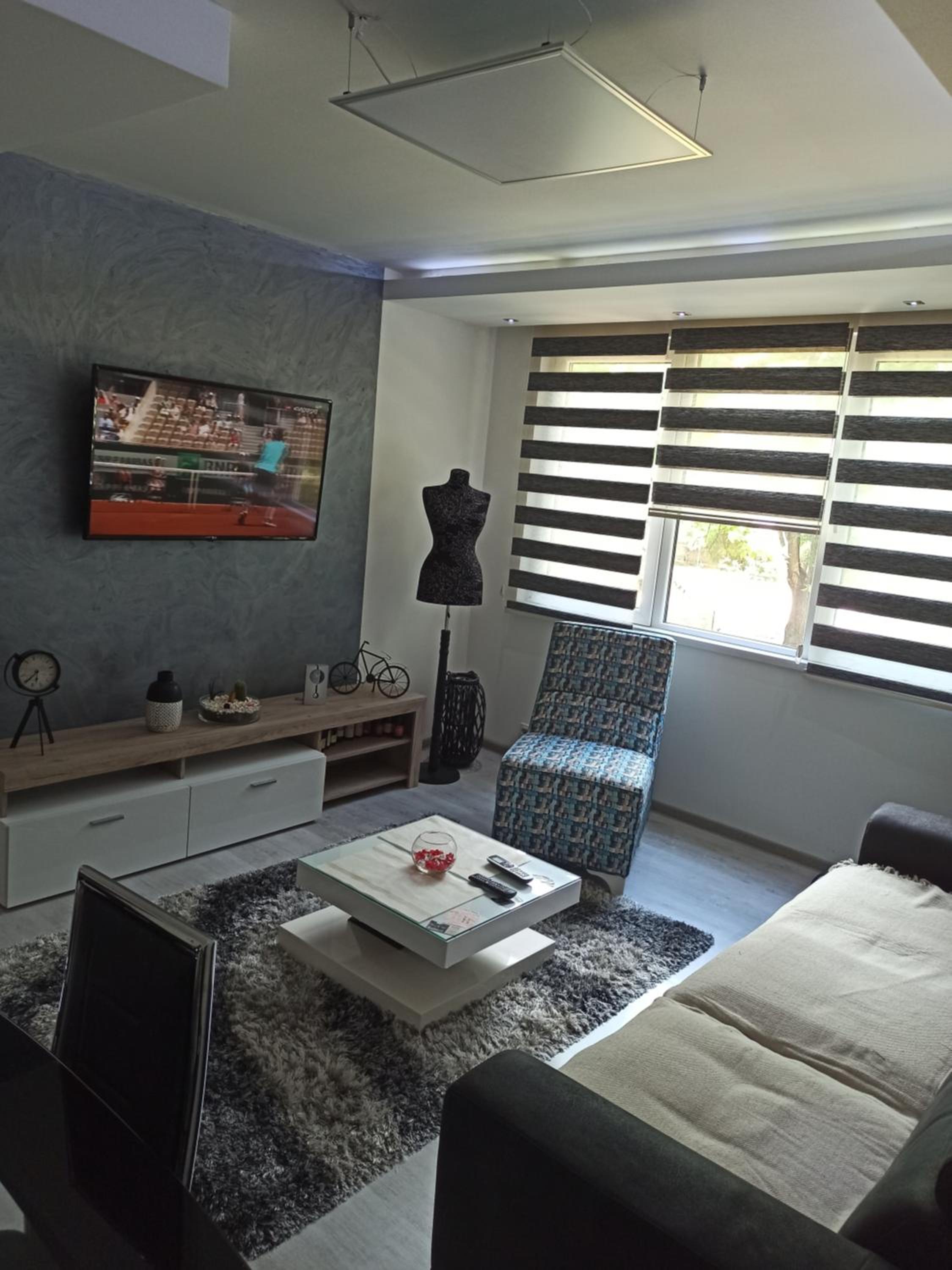 Lux Apartment 7, parking view 3