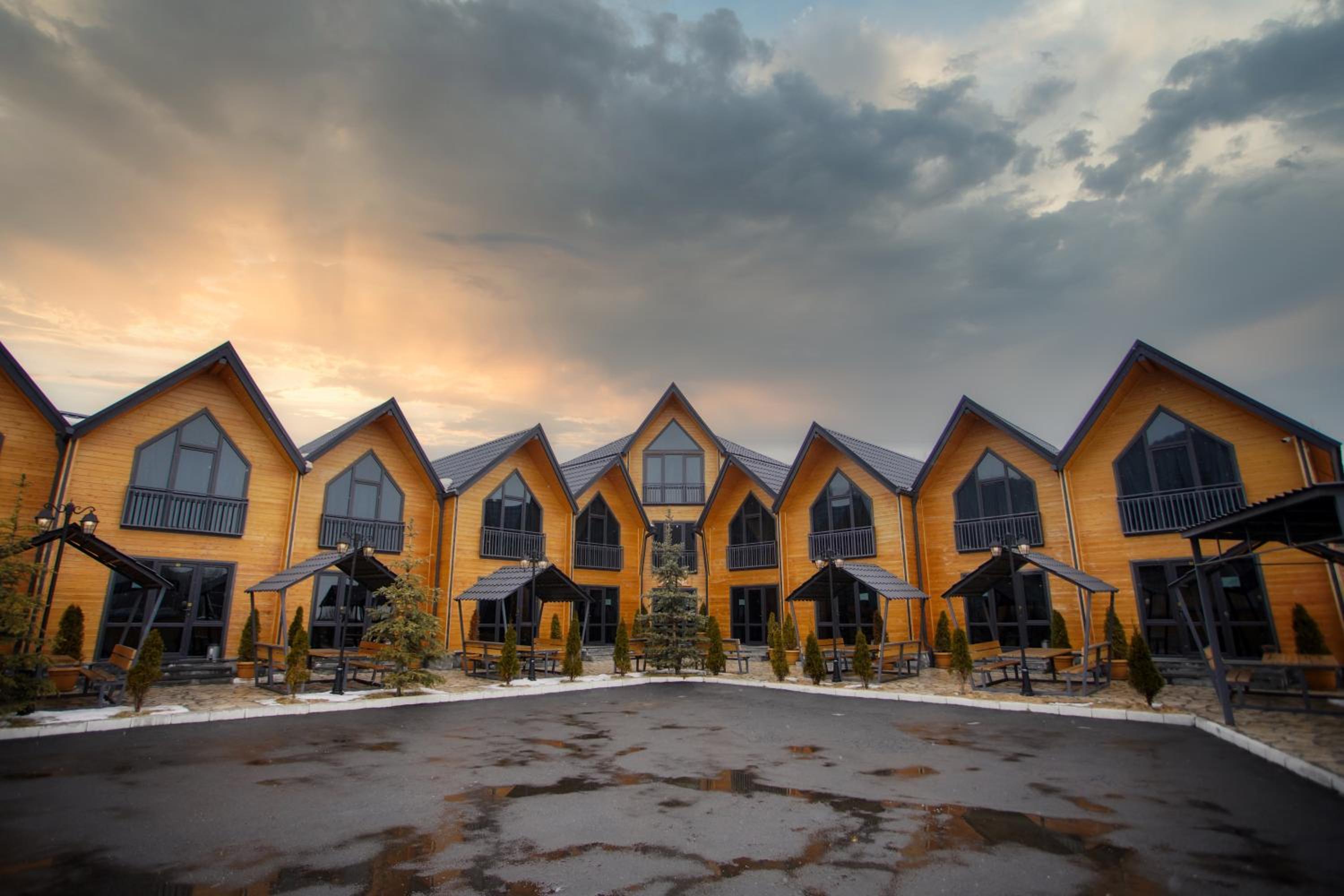 Everest Rest House