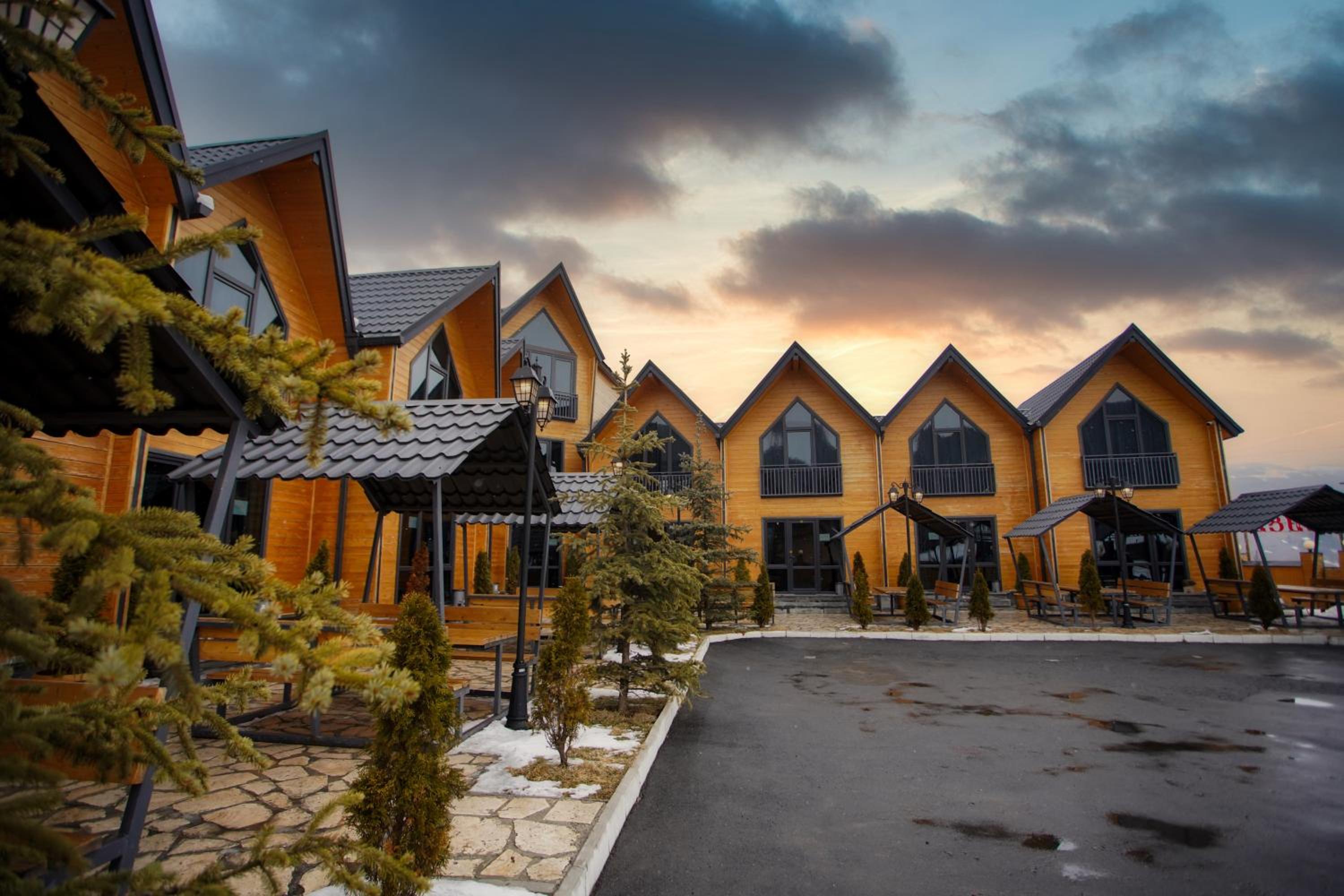 Everest Rest House