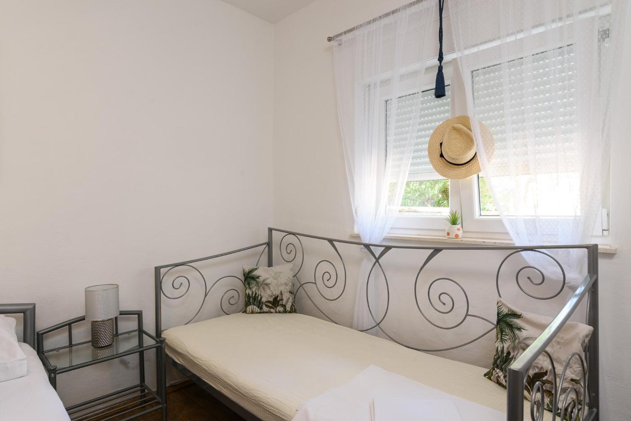 Apartments Mare Trogir view 3