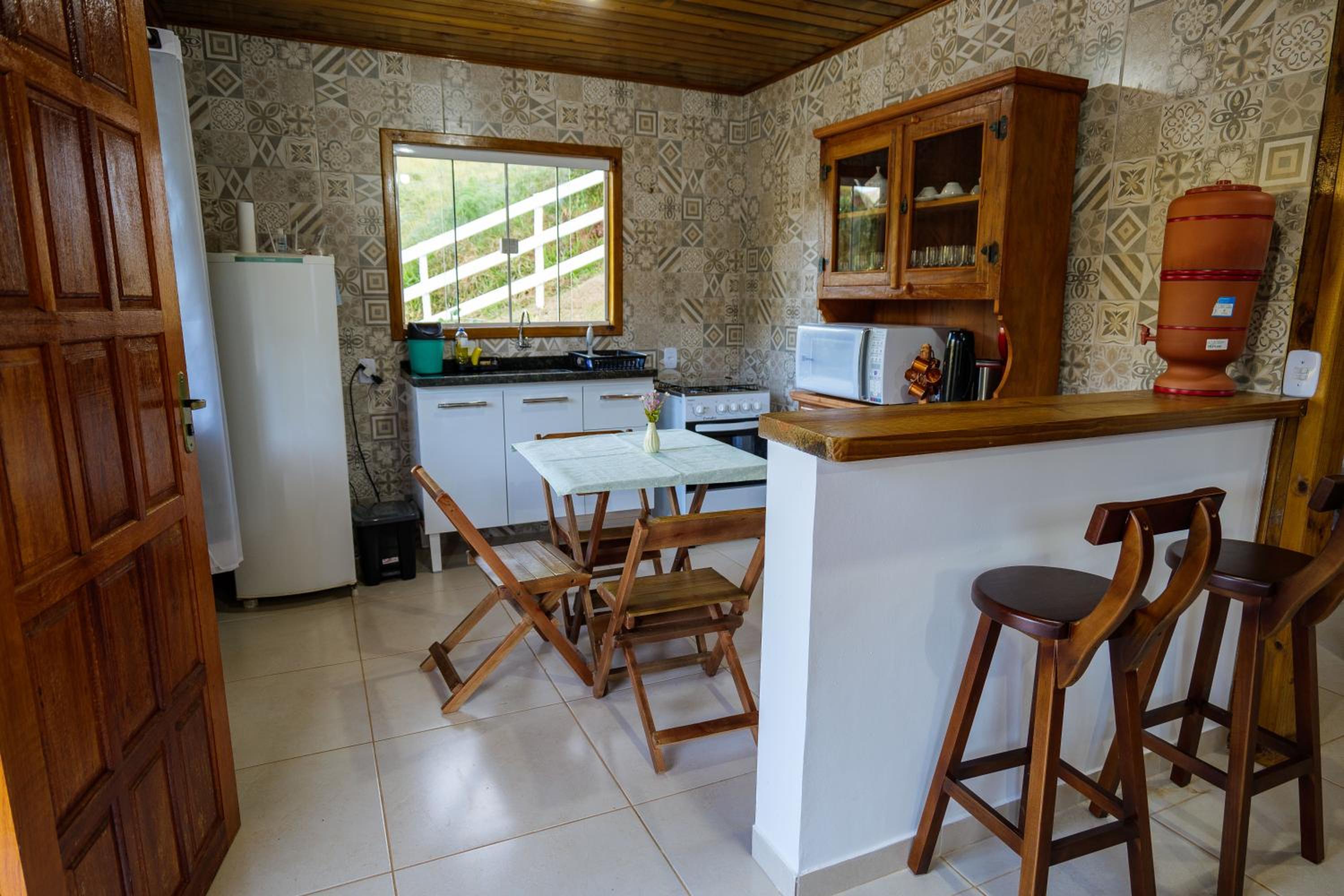 Recanto Águas Nascentes - Casa na serra com piscina e cachoeira no quintal!!