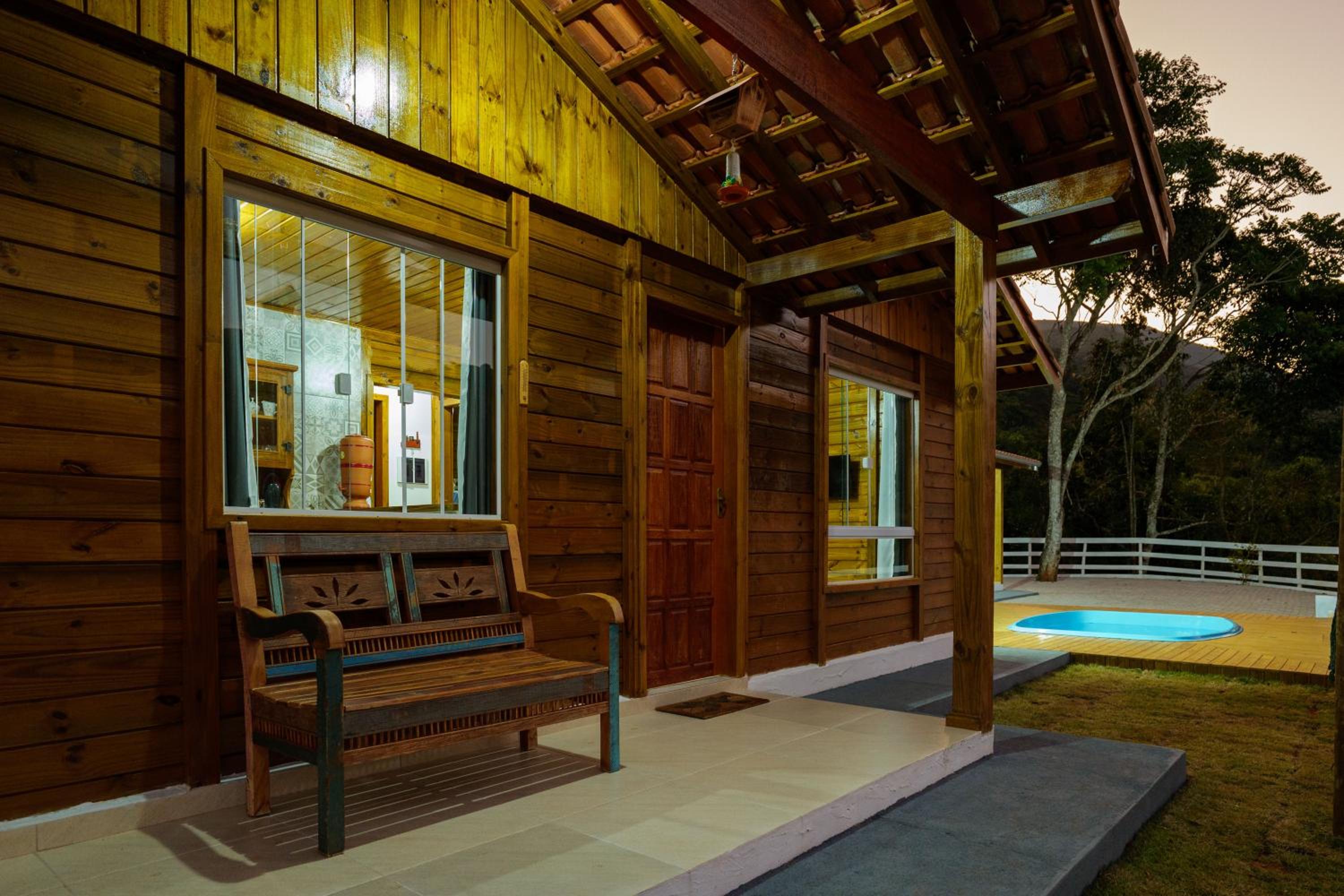 Recanto Águas Nascentes - Casa na serra com piscina e cachoeira no quintal!!