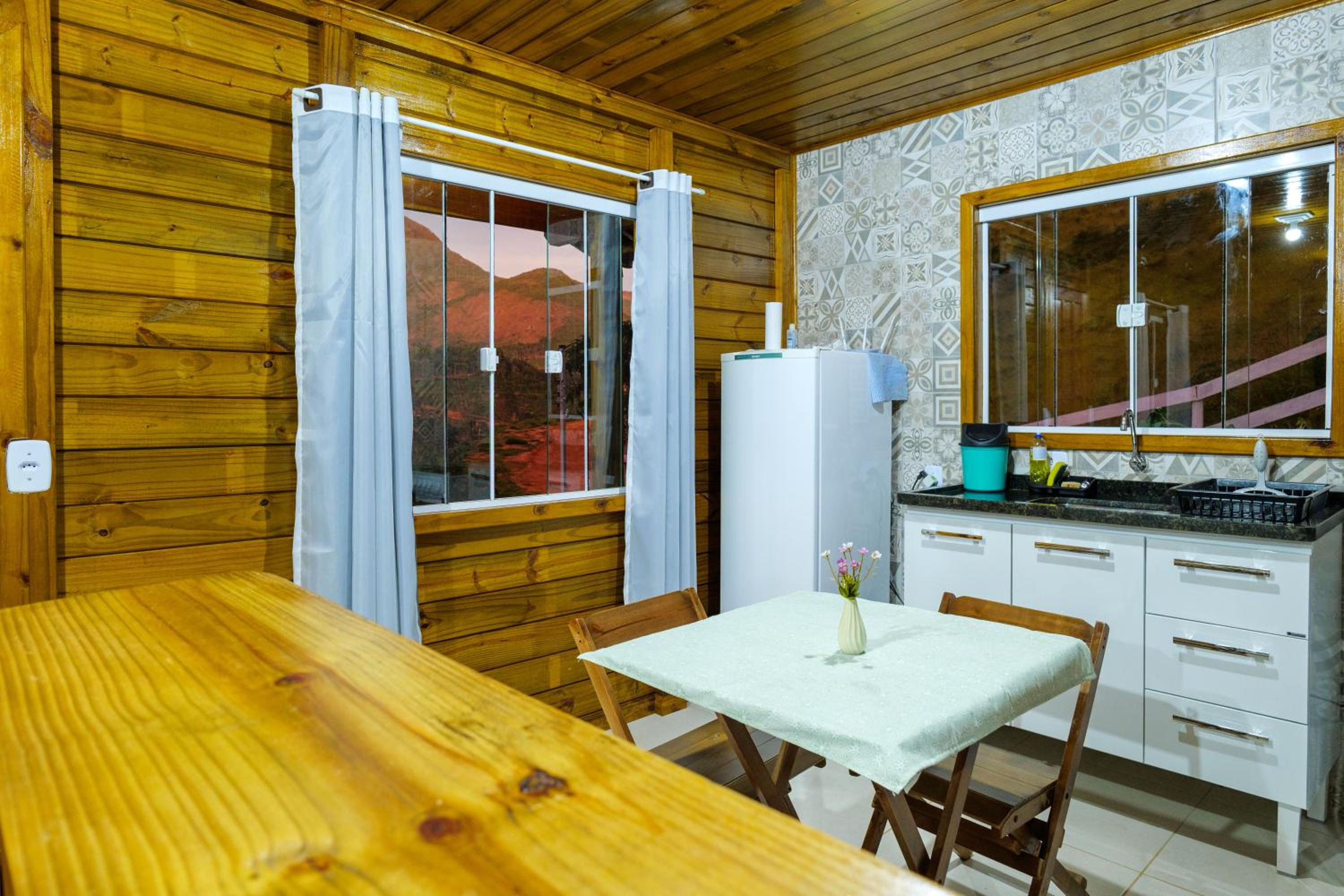 Recanto Águas Nascentes - Casa na serra com piscina e cachoeira no quintal!!