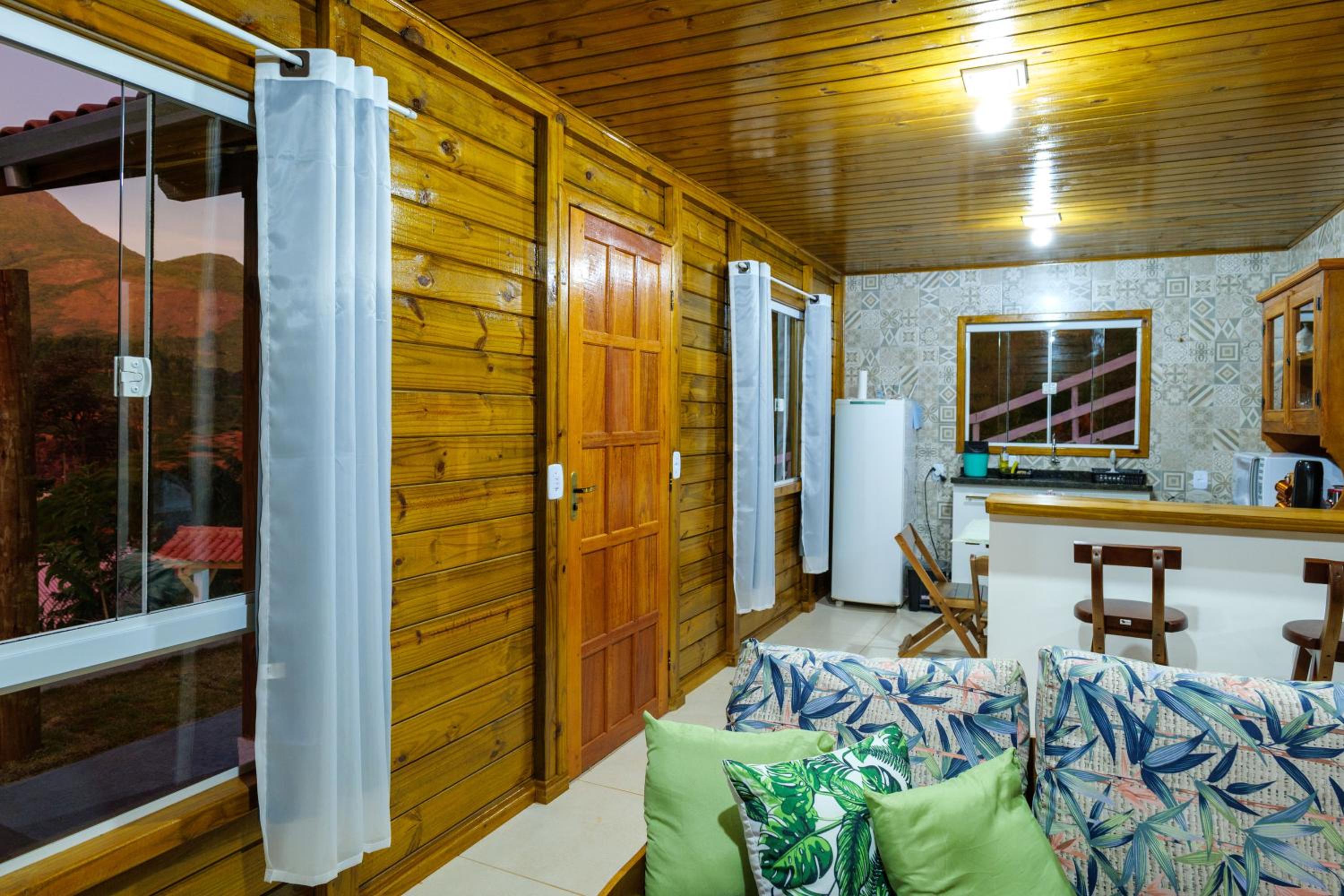Recanto Águas Nascentes - Casa na serra com piscina e cachoeira no quintal!!