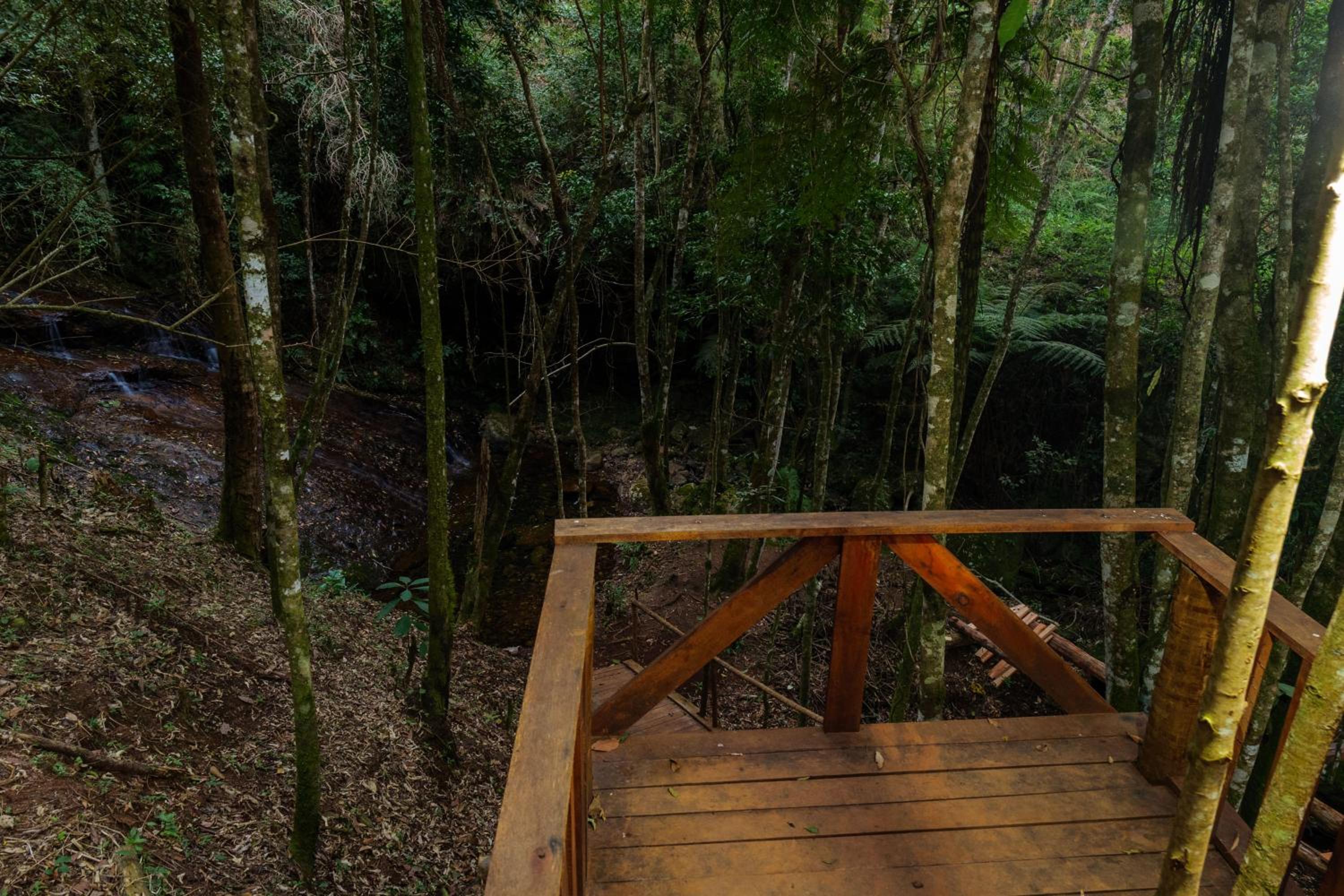 Recanto Águas Nascentes - Casa na serra com piscina e cachoeira no quintal!!