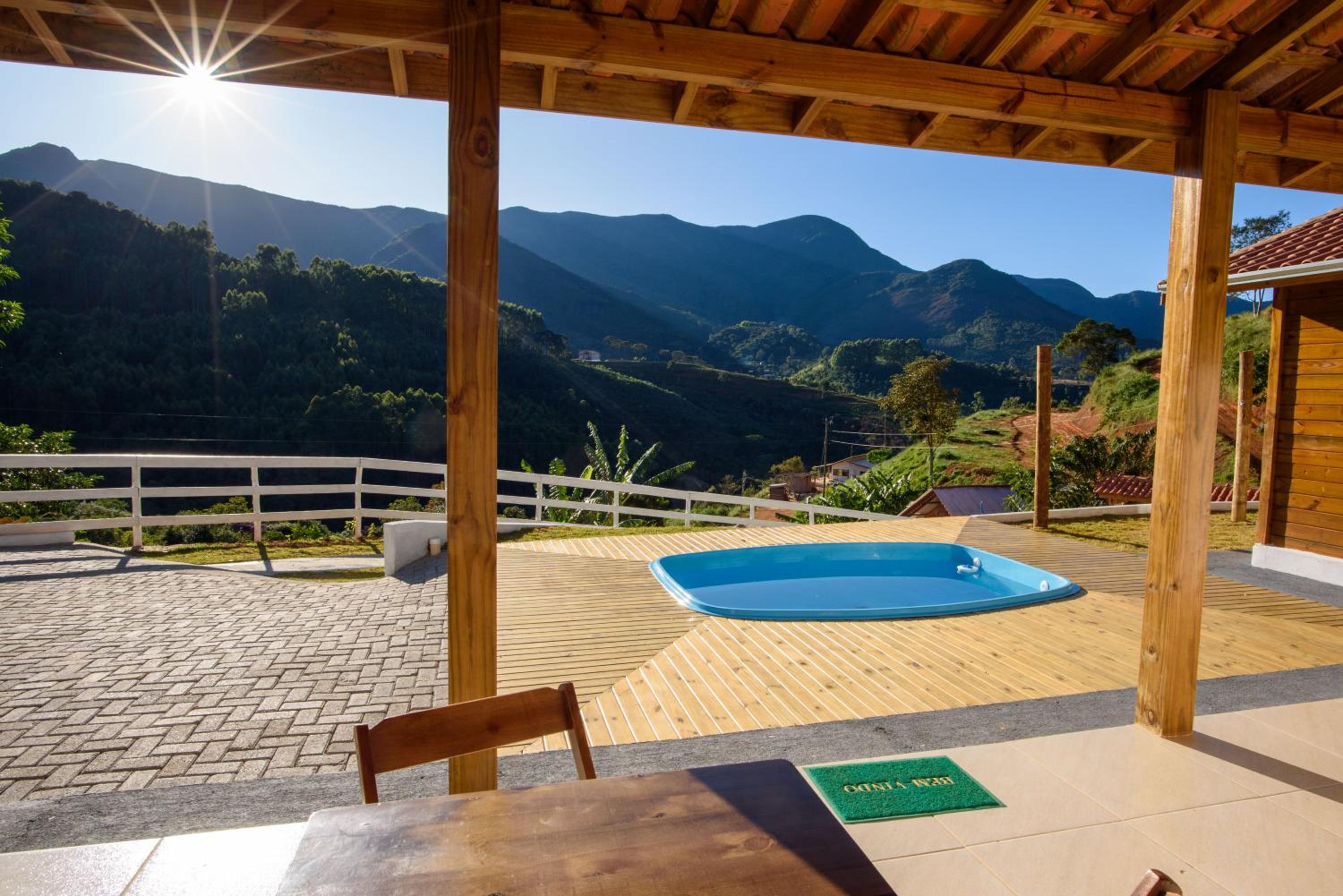 Recanto Águas Nascentes - Casa na serra com piscina e cachoeira no quintal!!