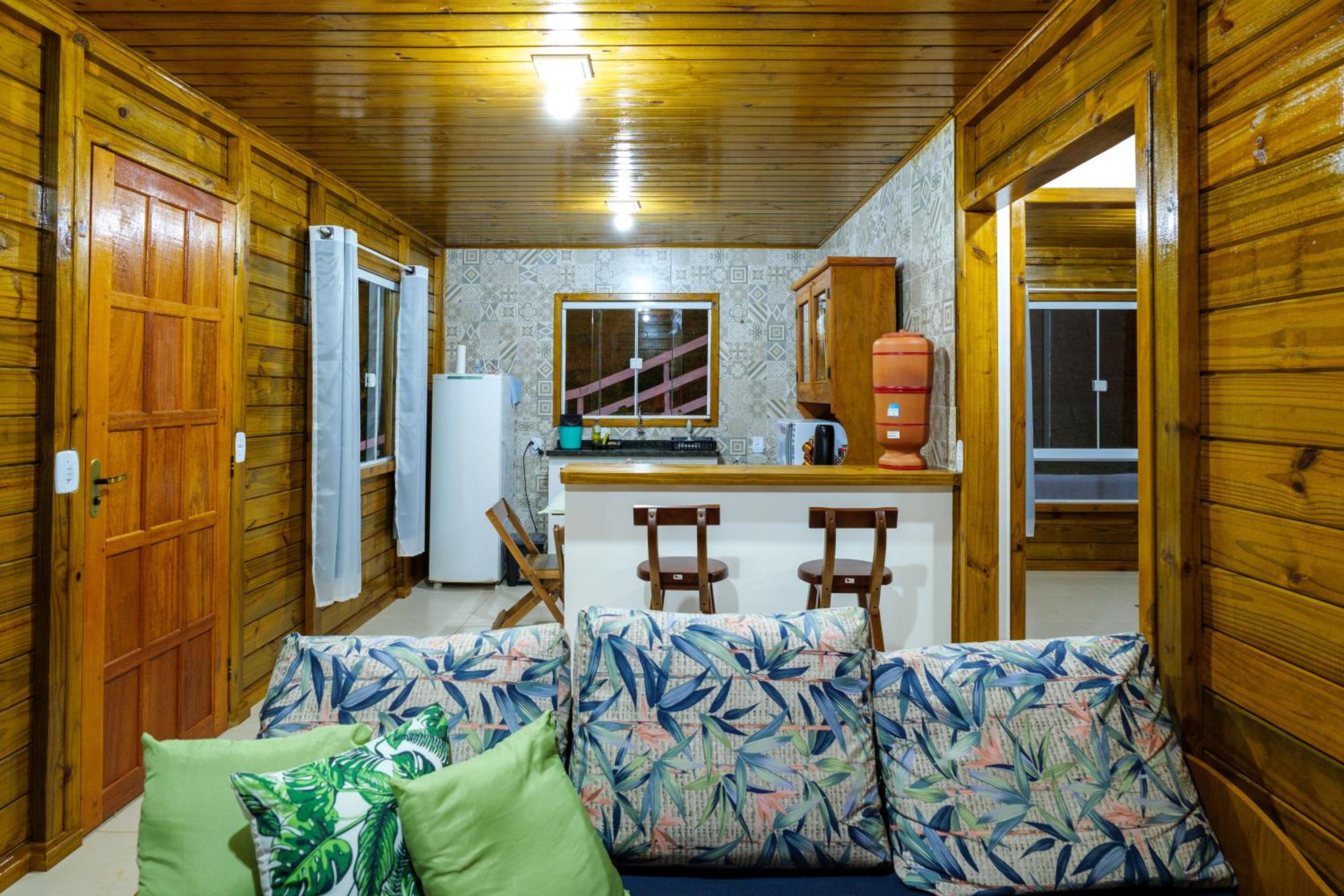 Recanto Águas Nascentes - Casa na serra com piscina e cachoeira no quintal!!