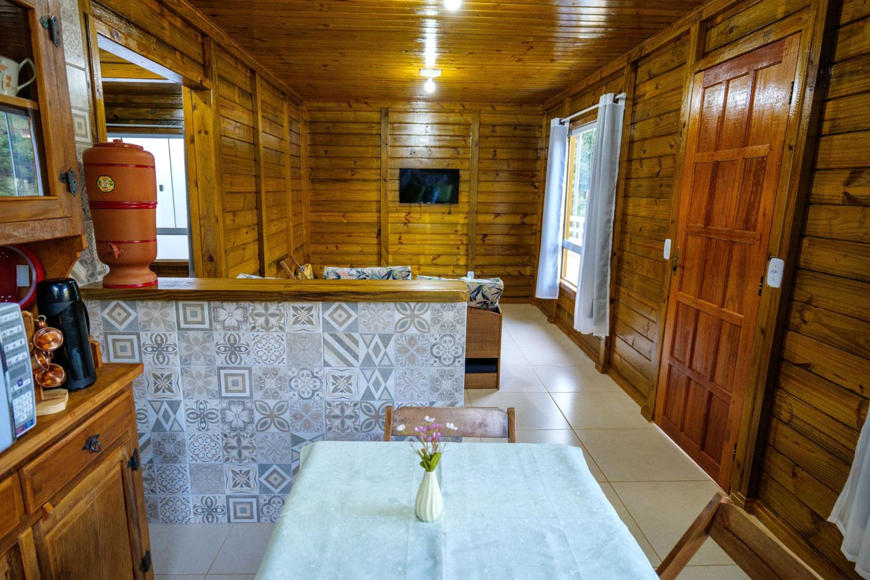 Recanto Águas Nascentes - Casa na serra com piscina e cachoeira no quintal!!
