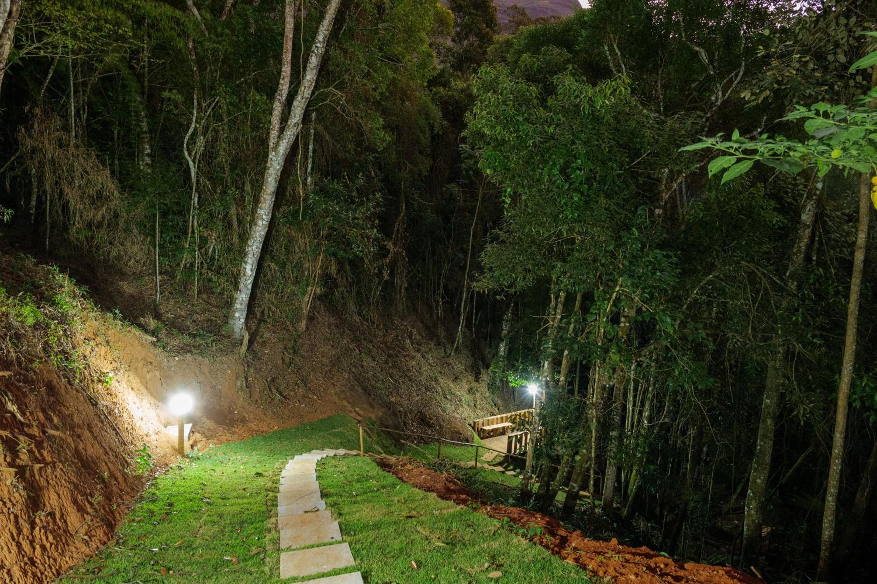 Recanto Águas Nascentes - Casa na serra com piscina e cachoeira no quintal!!