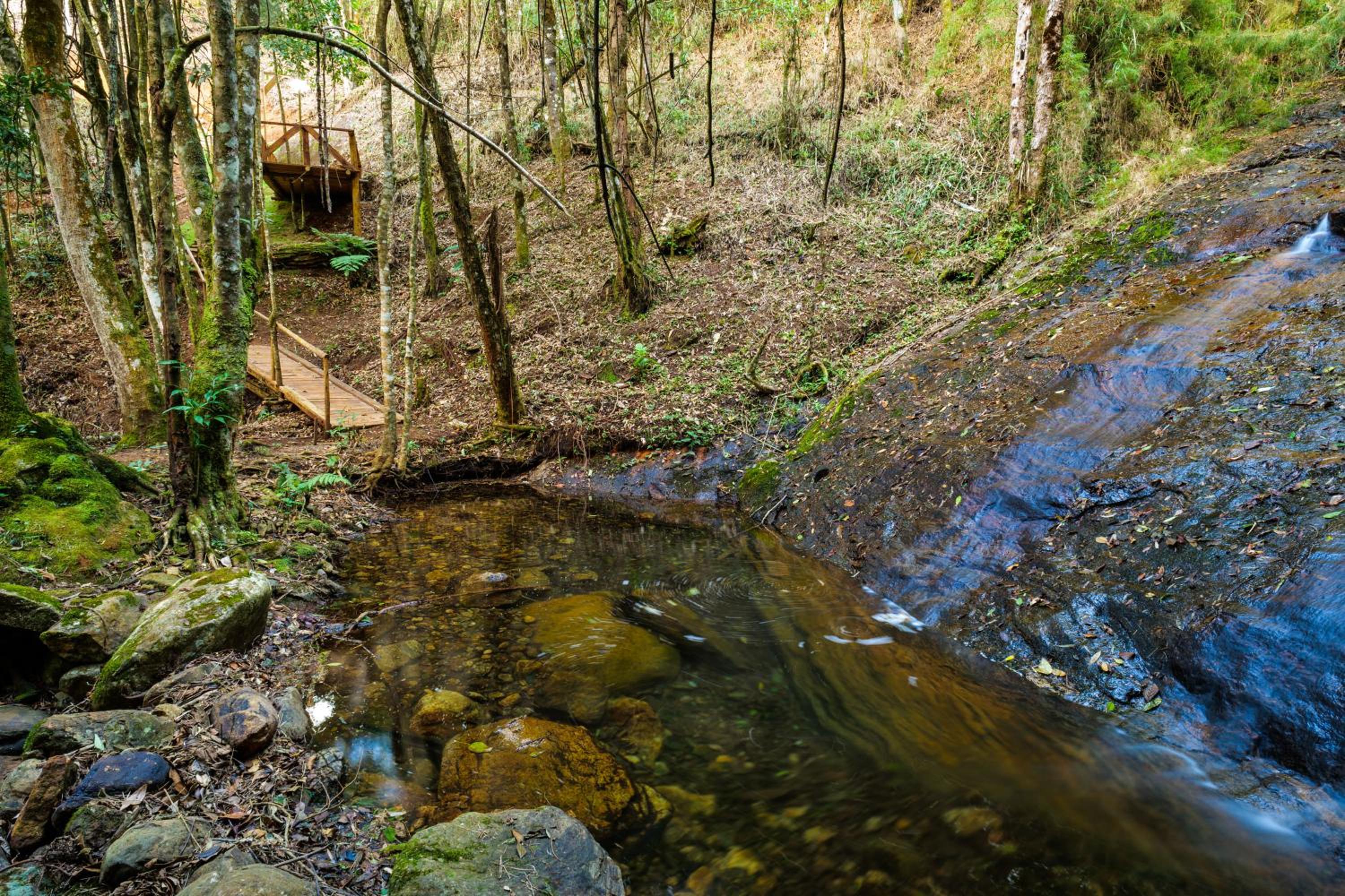 Recanto Águas Nascentes - Casa na serra com piscina e cachoeira no quintal!!