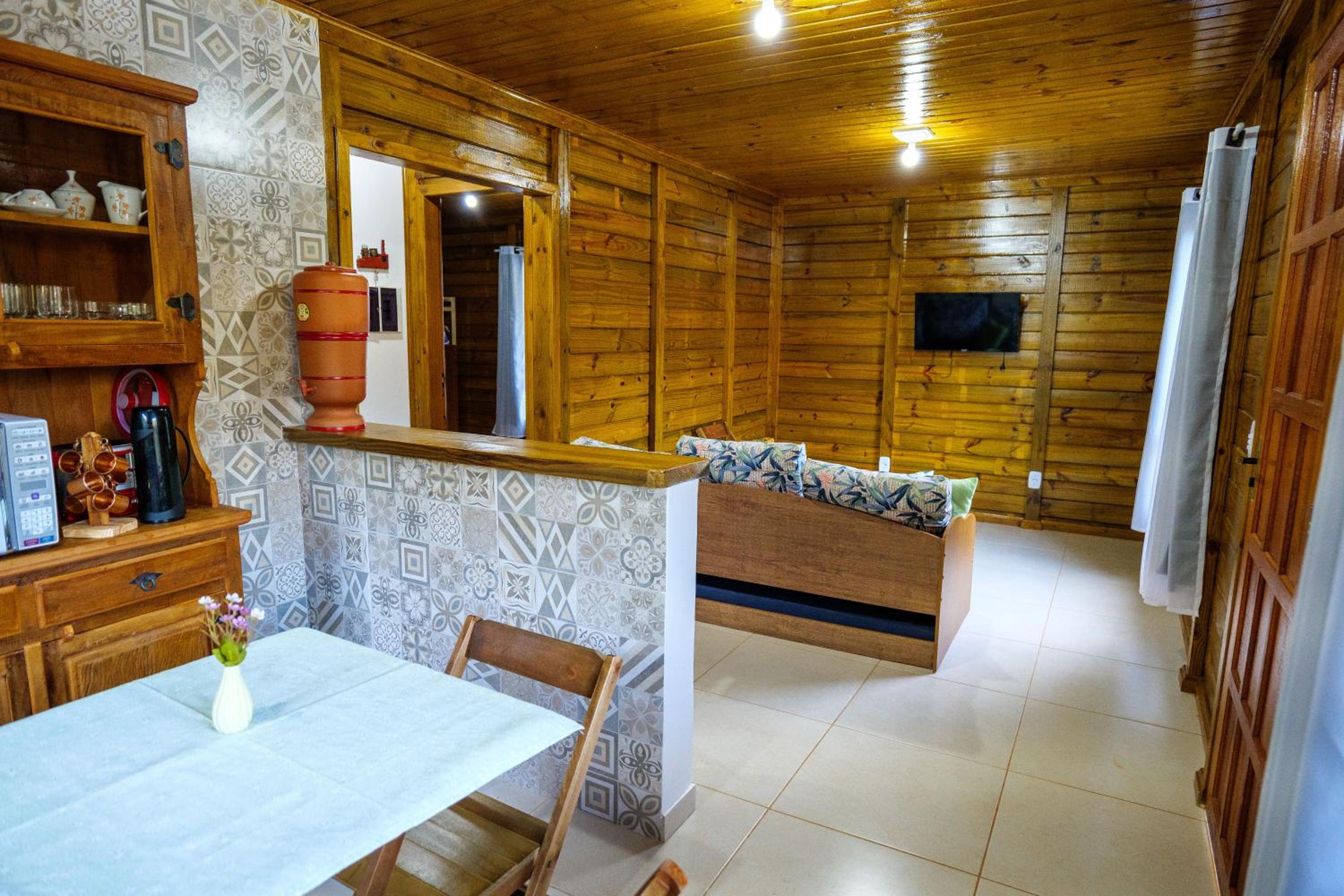 Recanto Águas Nascentes - Casa na serra com piscina e cachoeira no quintal!!