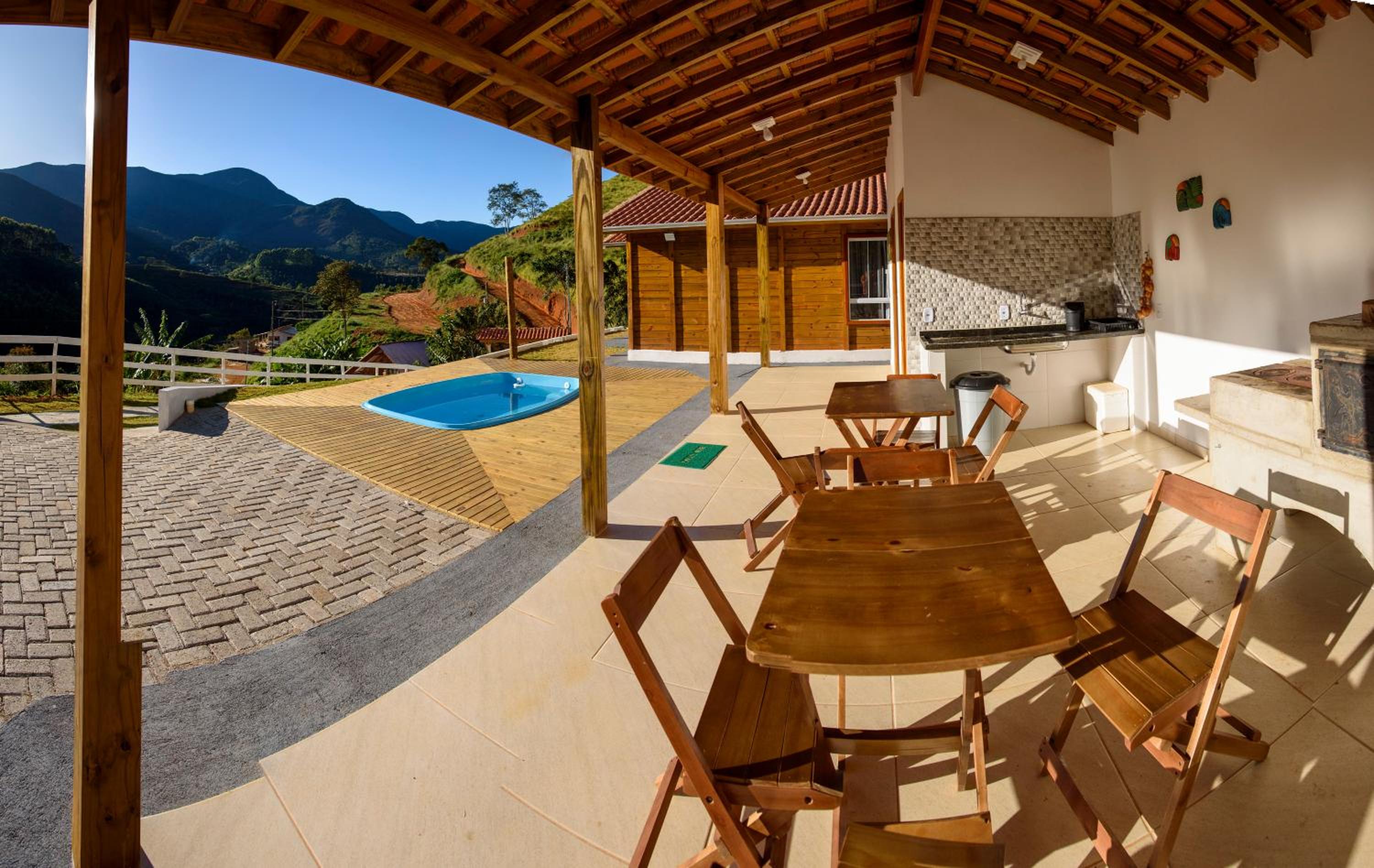 Recanto Águas Nascentes - Casa na serra com piscina e cachoeira no quintal!!