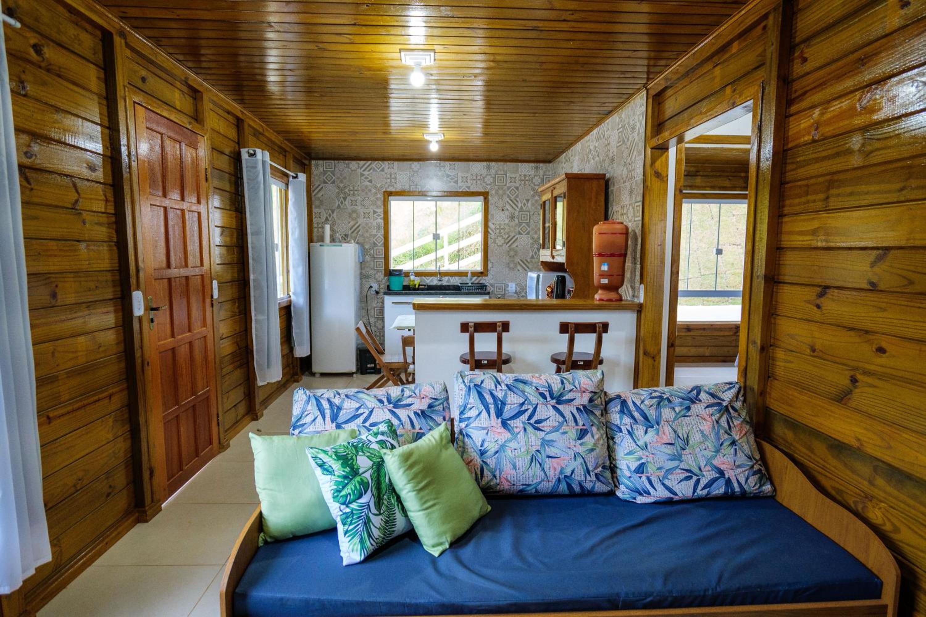 Recanto Águas Nascentes - Casa na serra com piscina e cachoeira no quintal!!