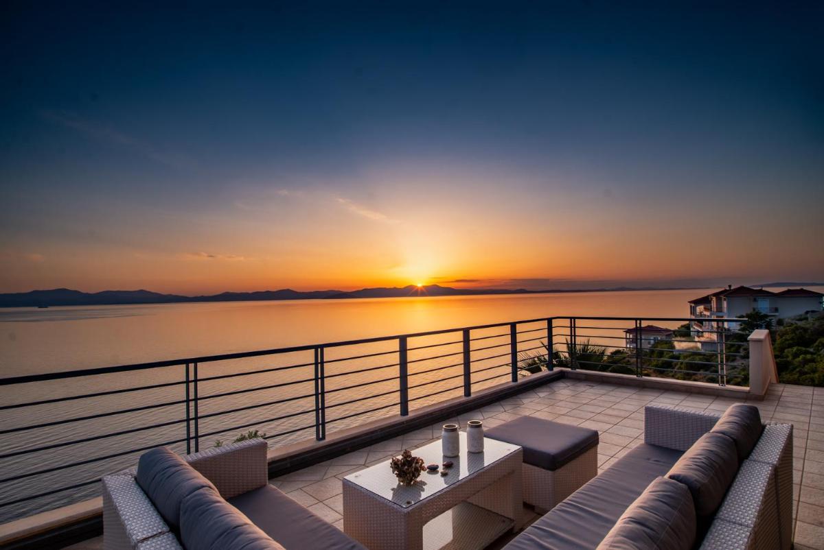 Sea Whisper Villa in Peloponnese