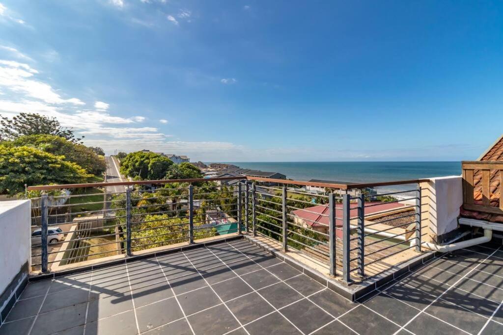 Cozy All-in-One Ocean View Apartment view 3