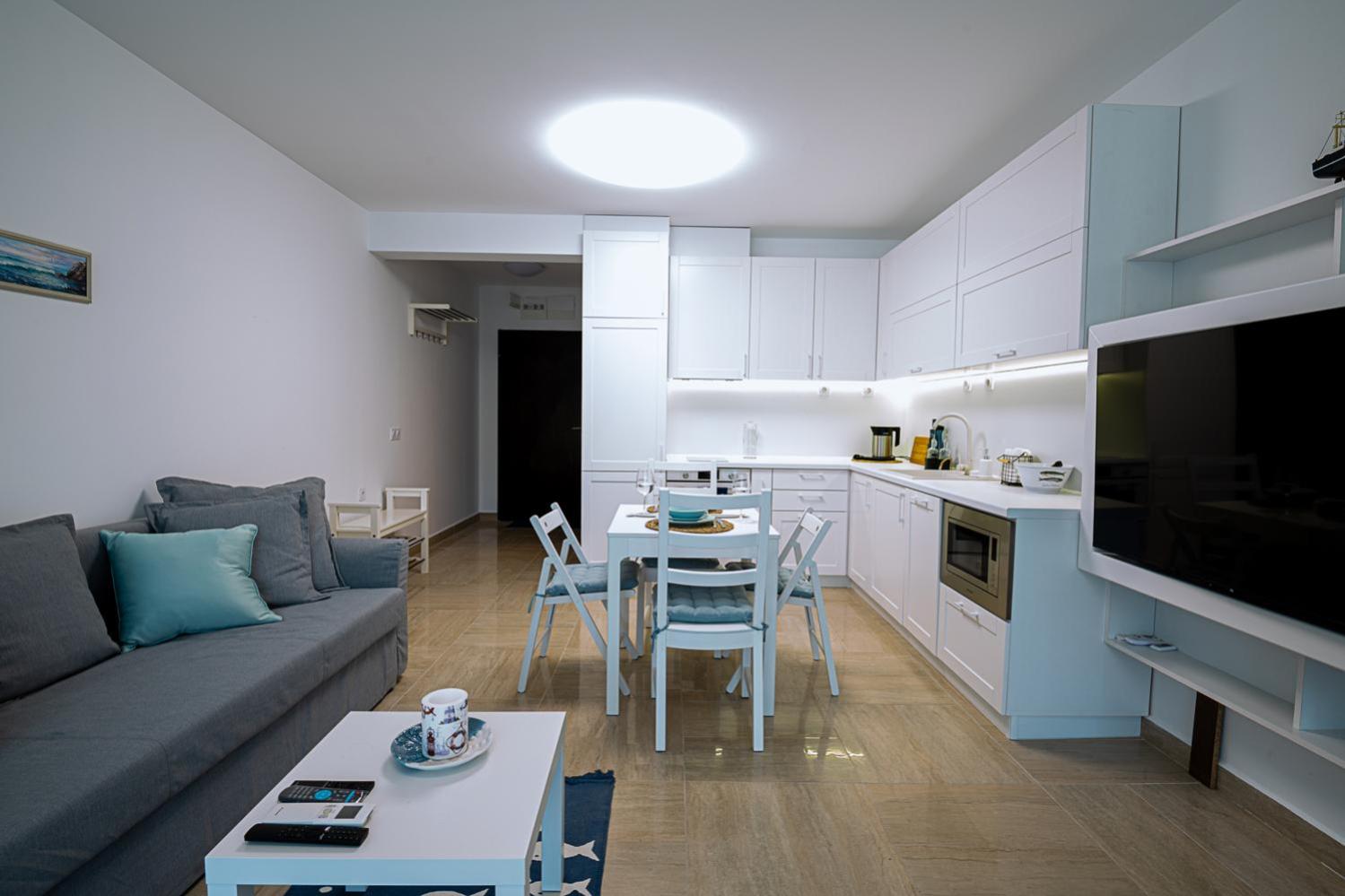 Stylish 1-BD Apartment in St. Constantine and Helena