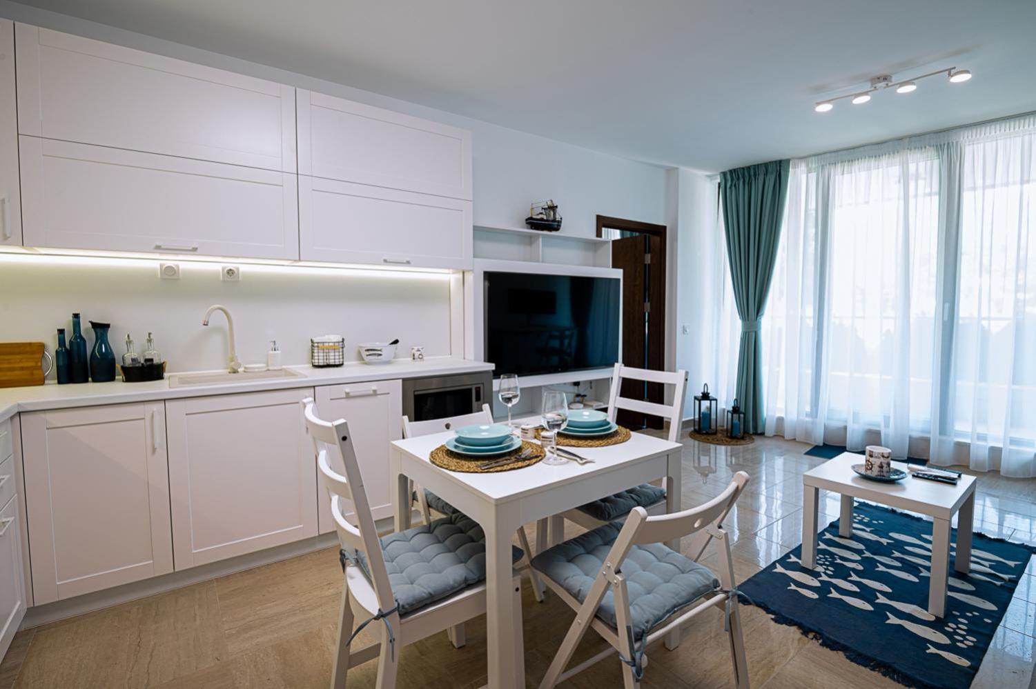 Stylish 1-BD Apartment in St. Constantine and Helena