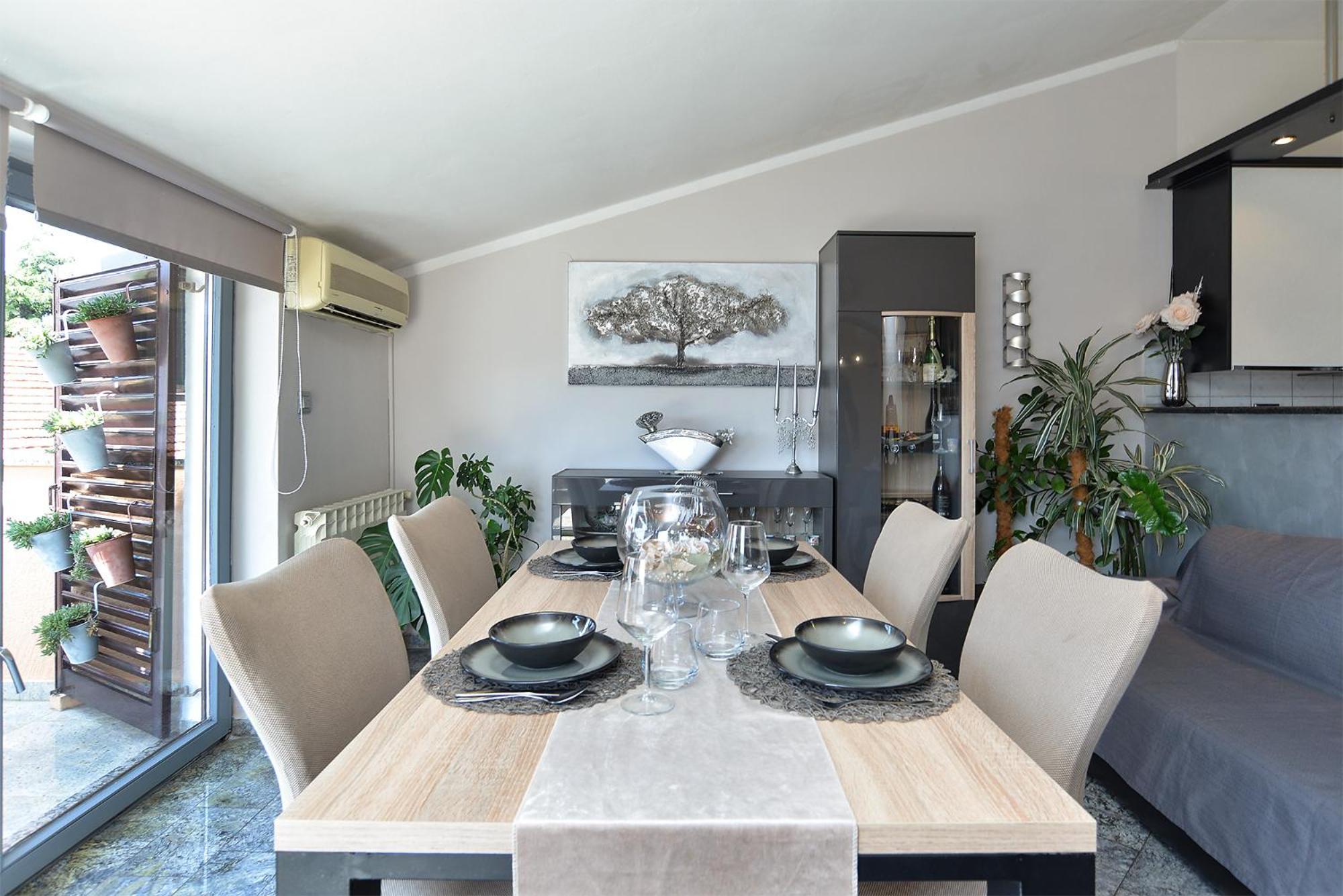 Apartment Mirela 2145 view 2