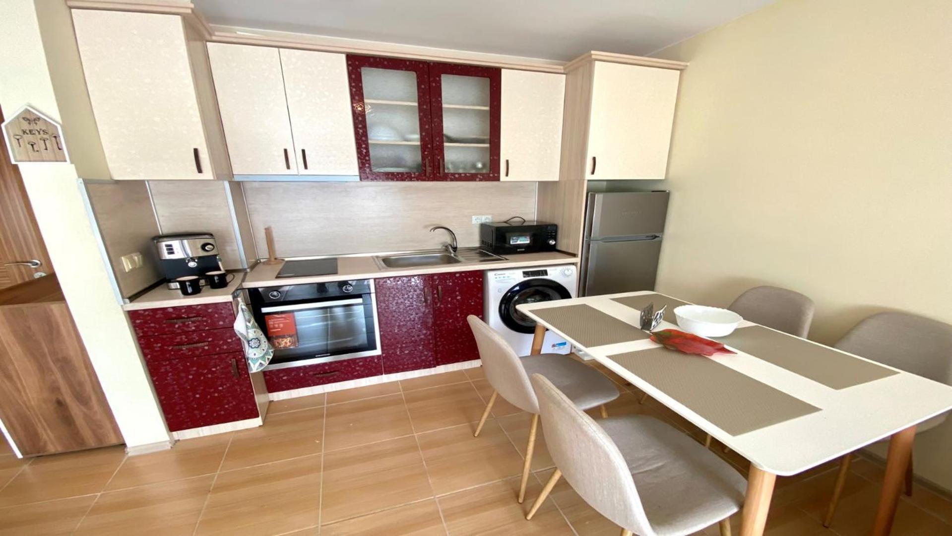 Bratanov Lifestyle Deluxe Apartment view 5