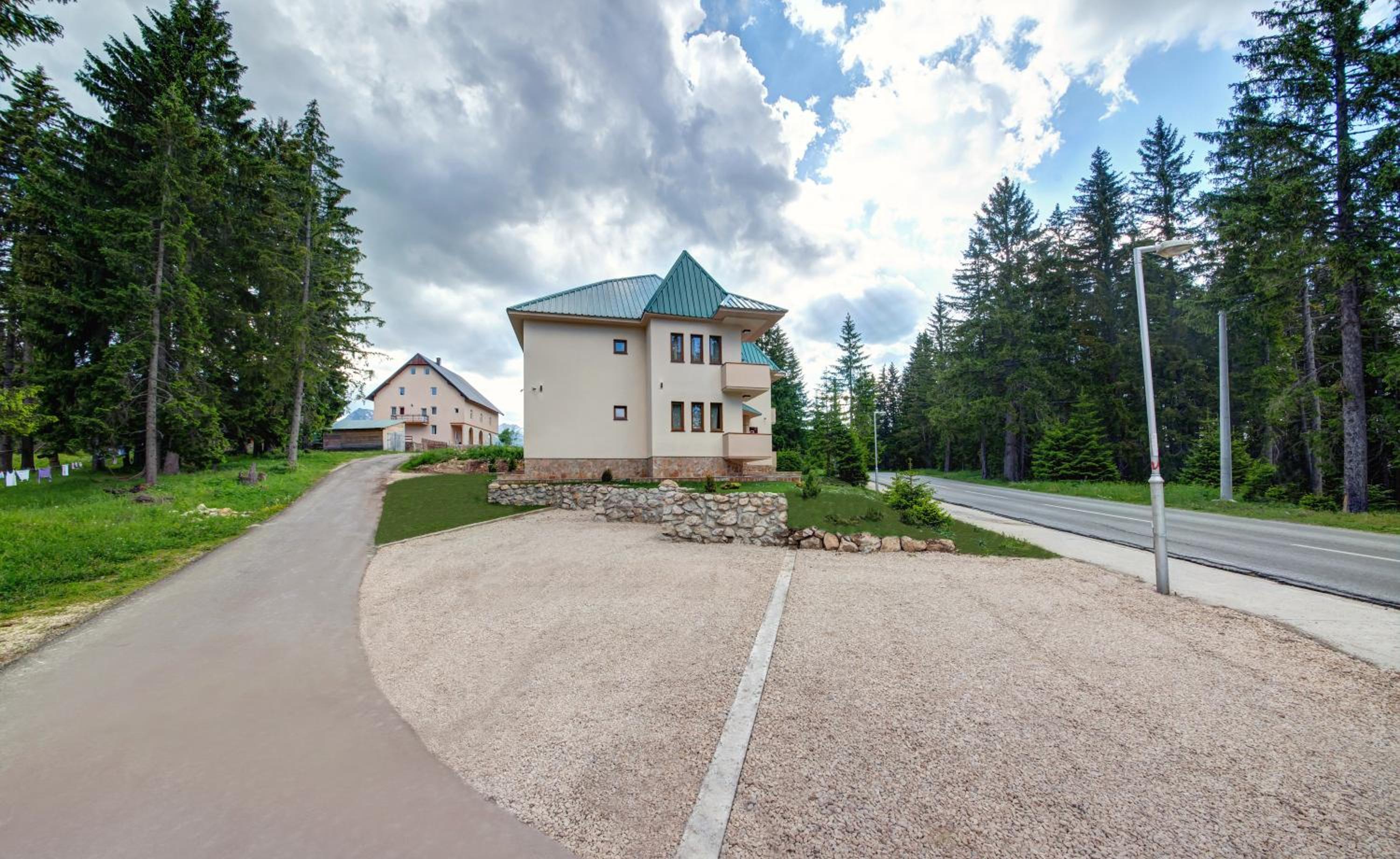 Photo 6