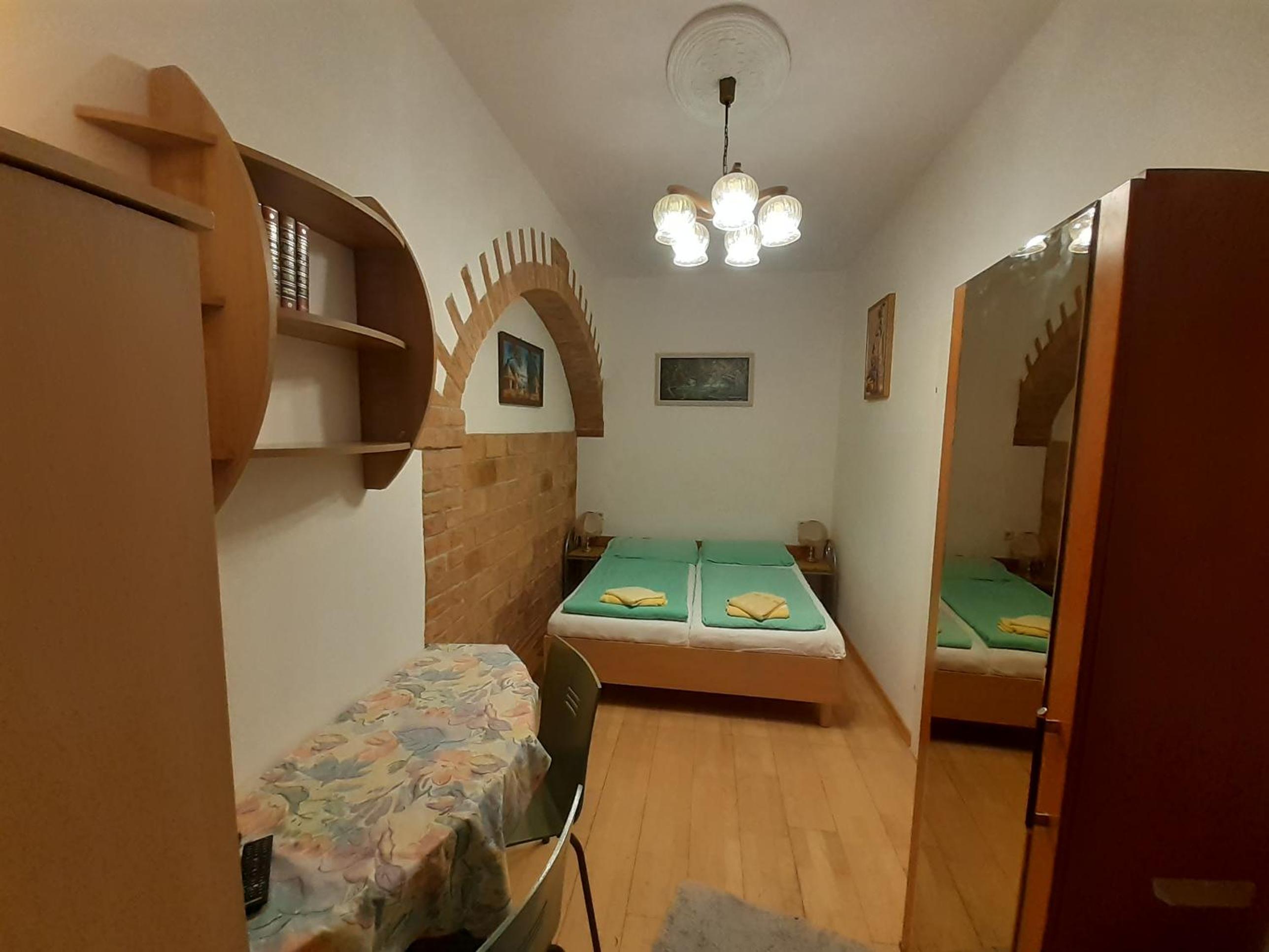 HappyHostel