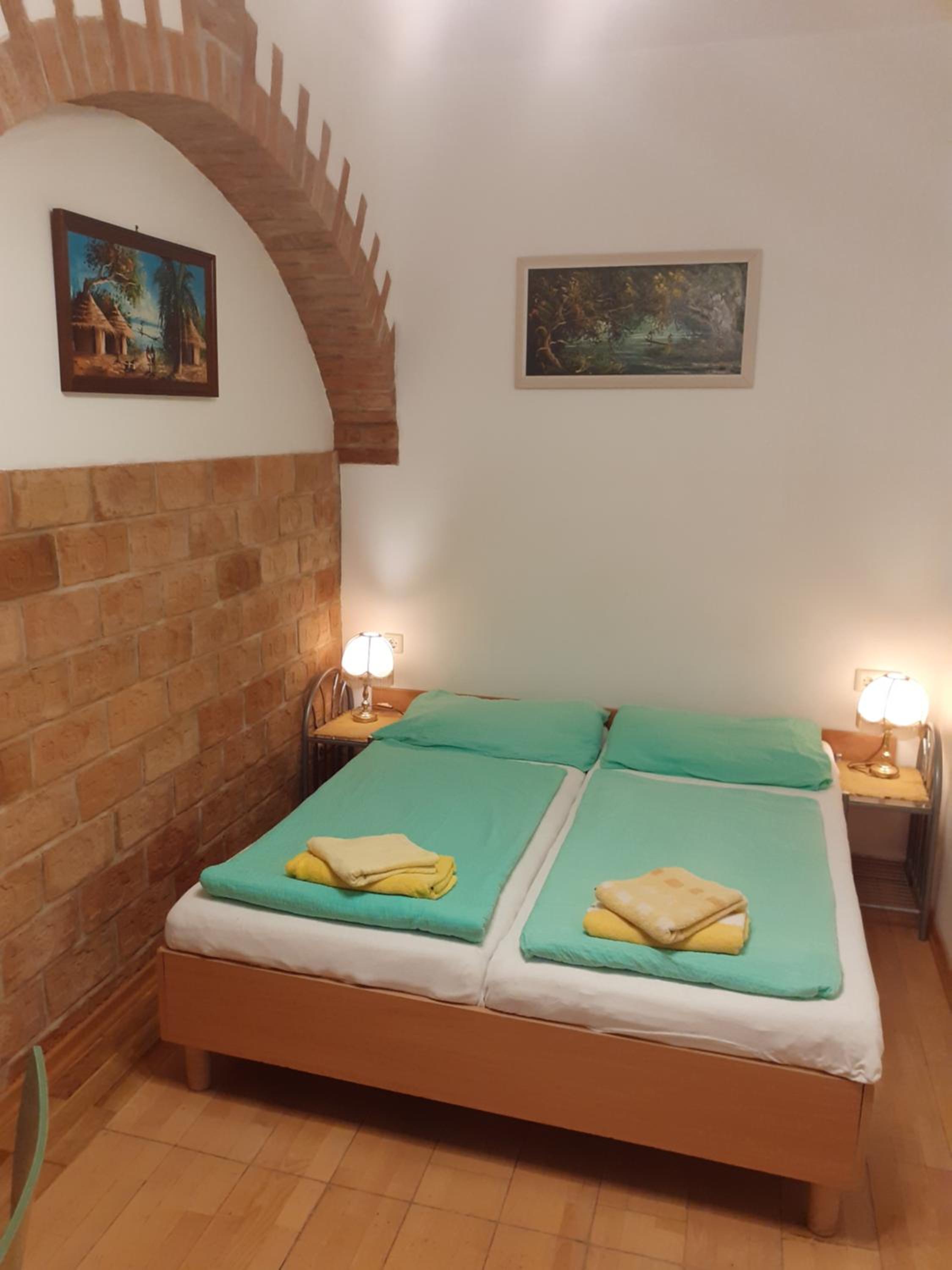 HappyHostel
