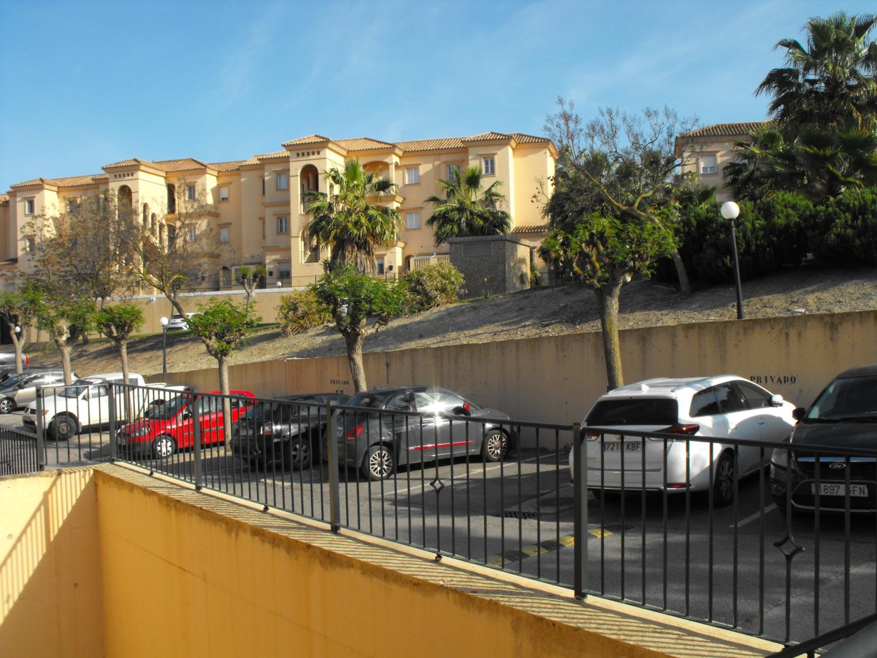 PRECIOSO APARTAMENTO EN URBANIZACION CAMPO DE GOLF