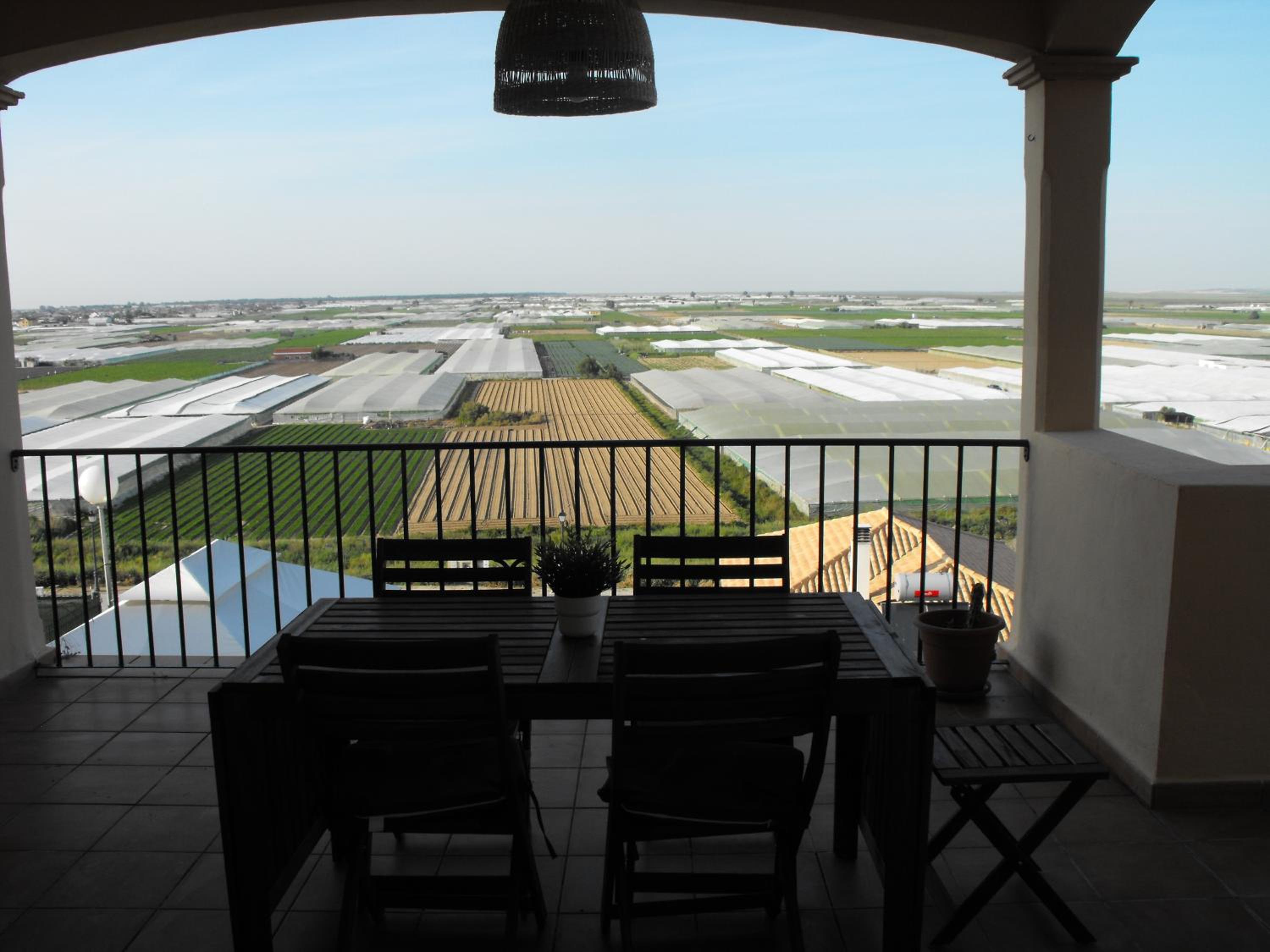 PRECIOSO APARTAMENTO EN URBANIZACION CAMPO DE GOLF