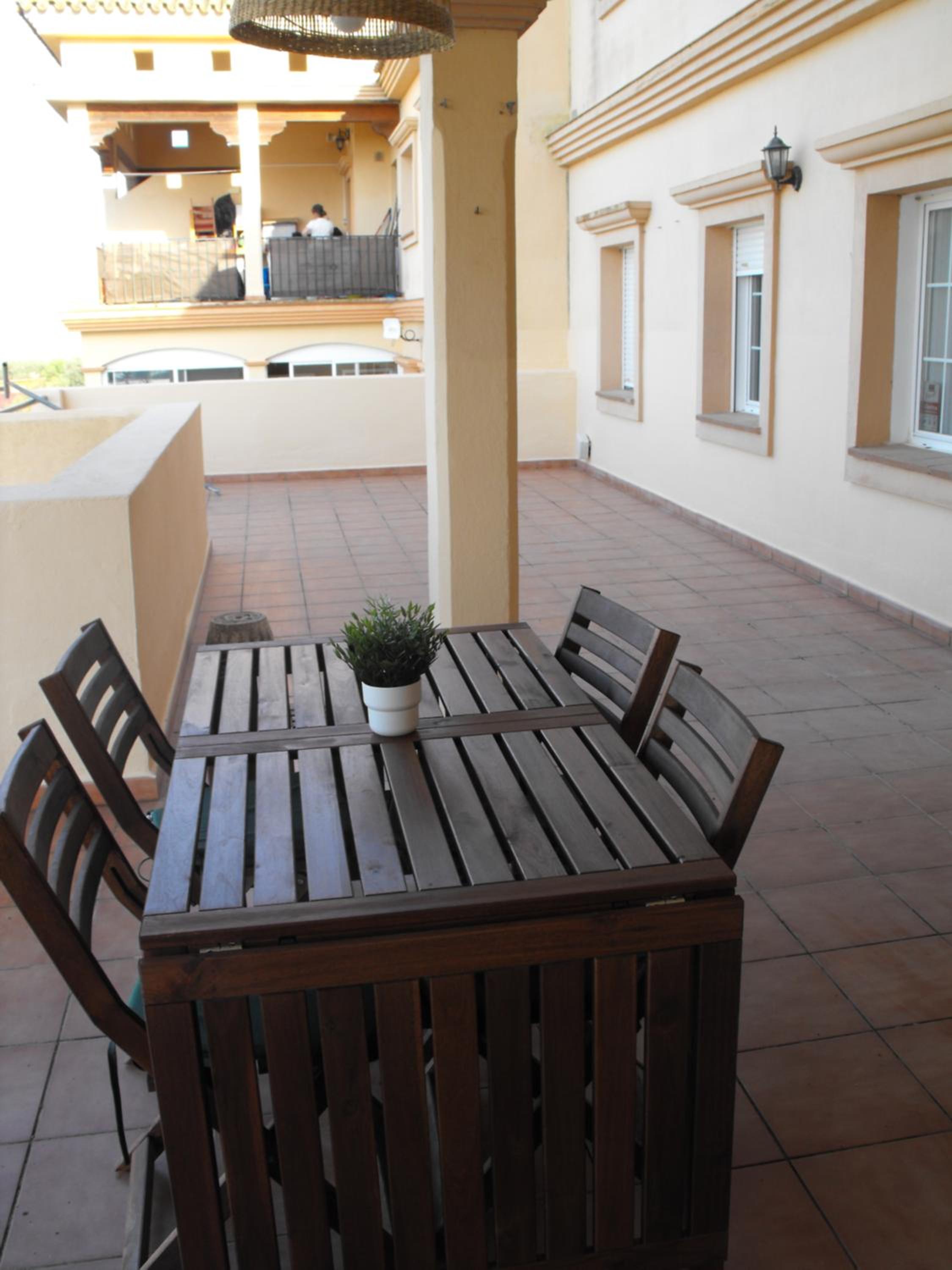 PRECIOSO APARTAMENTO EN URBANIZACION CAMPO DE GOLF