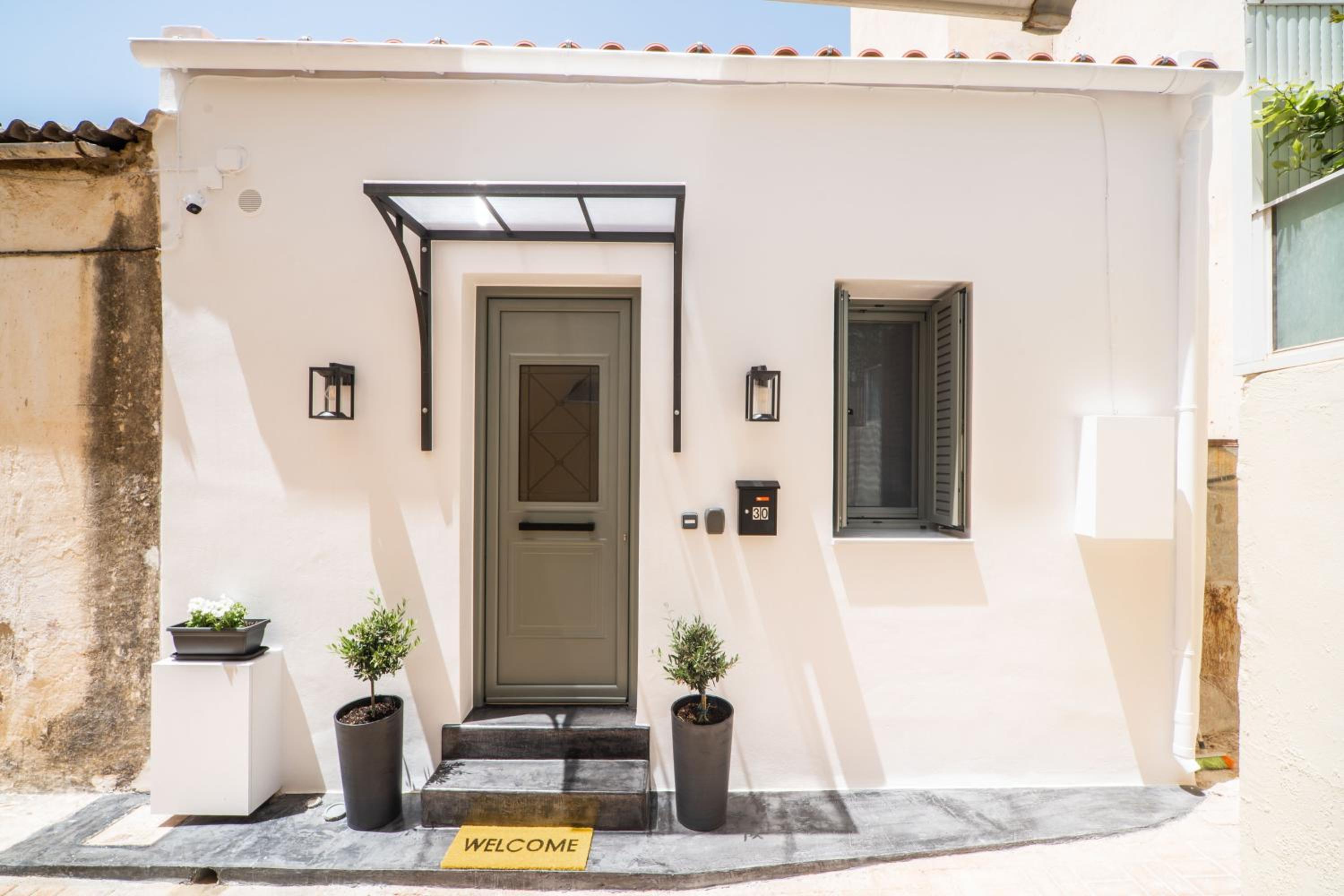 Antigone's Lux Home 10mins walk to beach, old town, city