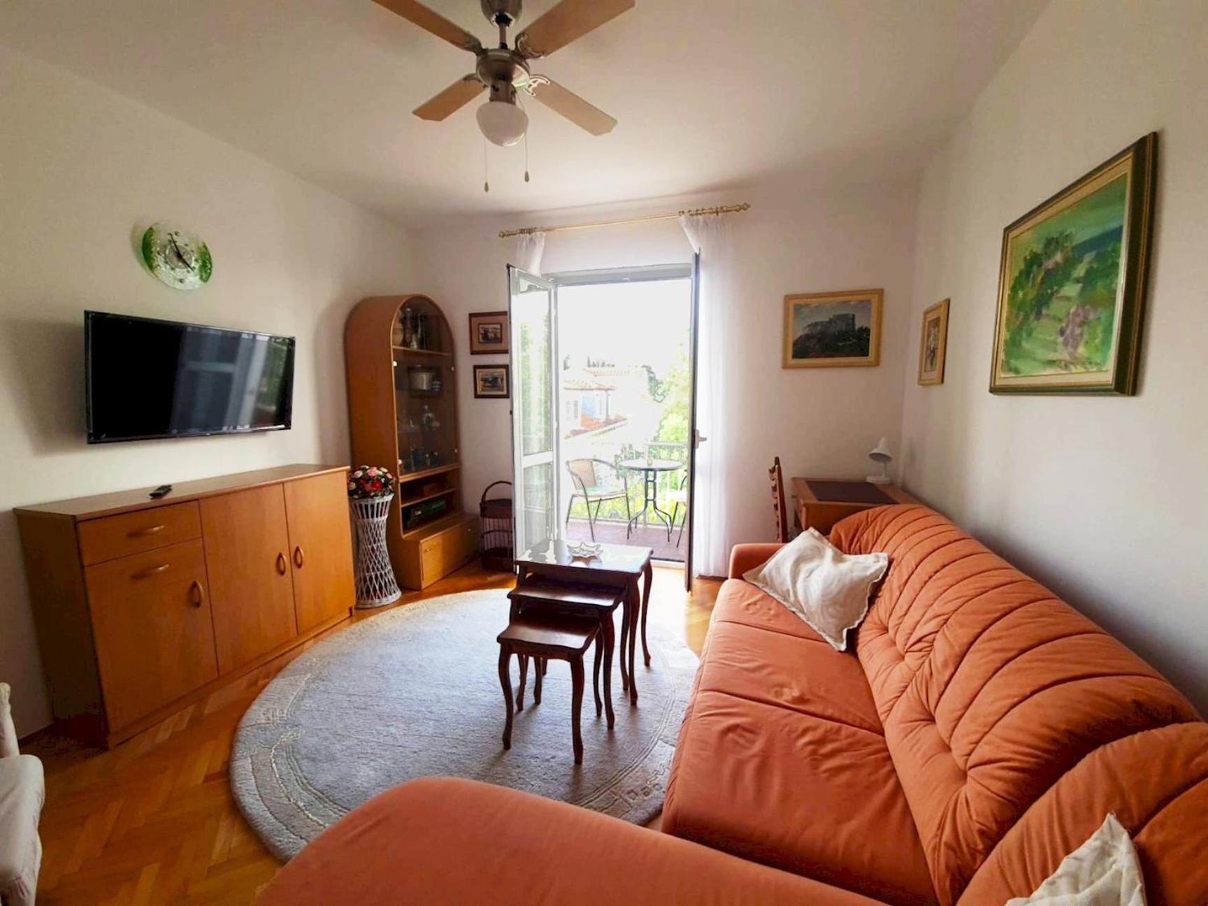 Insideout Apartment