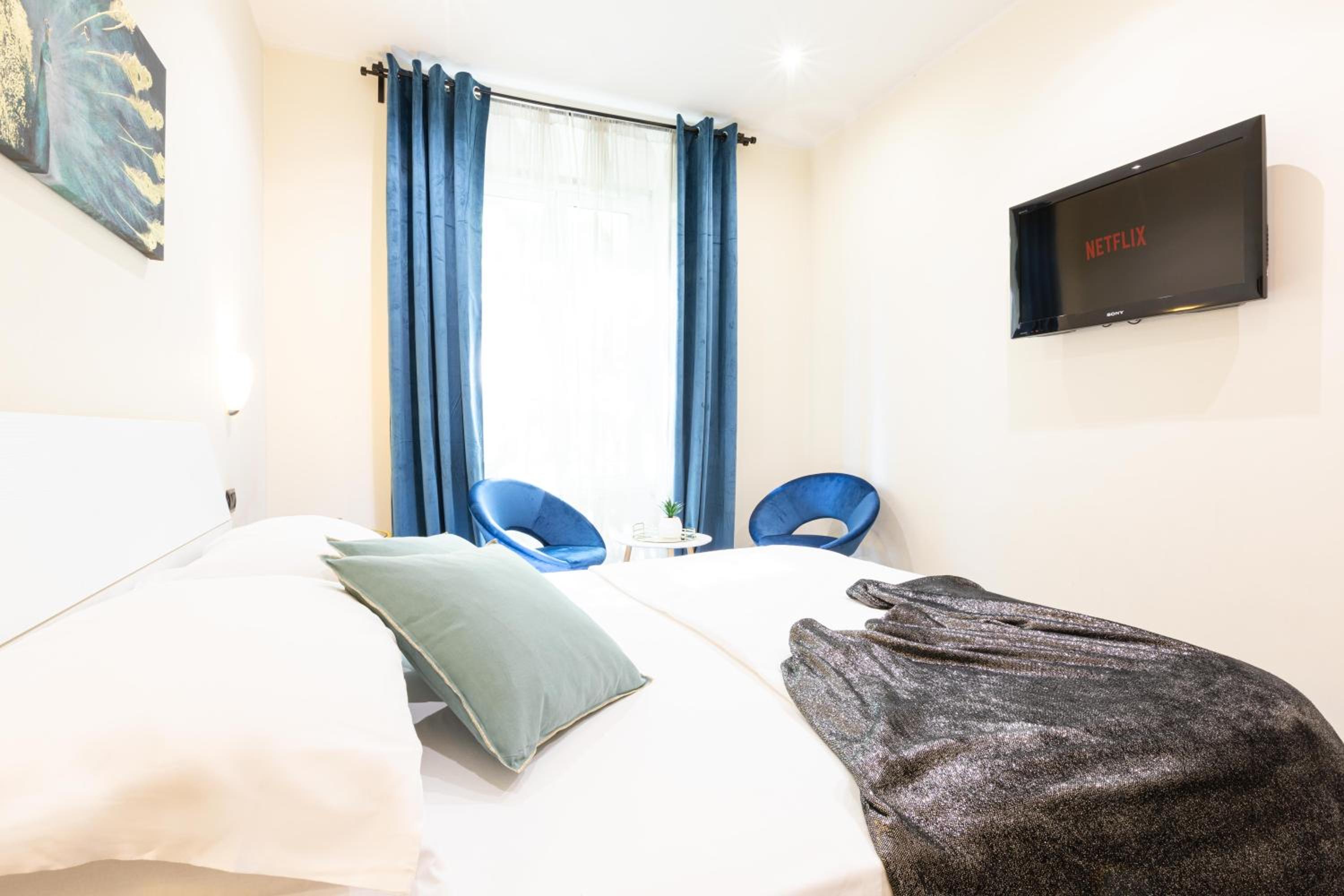 Cesar Vatican Rooms