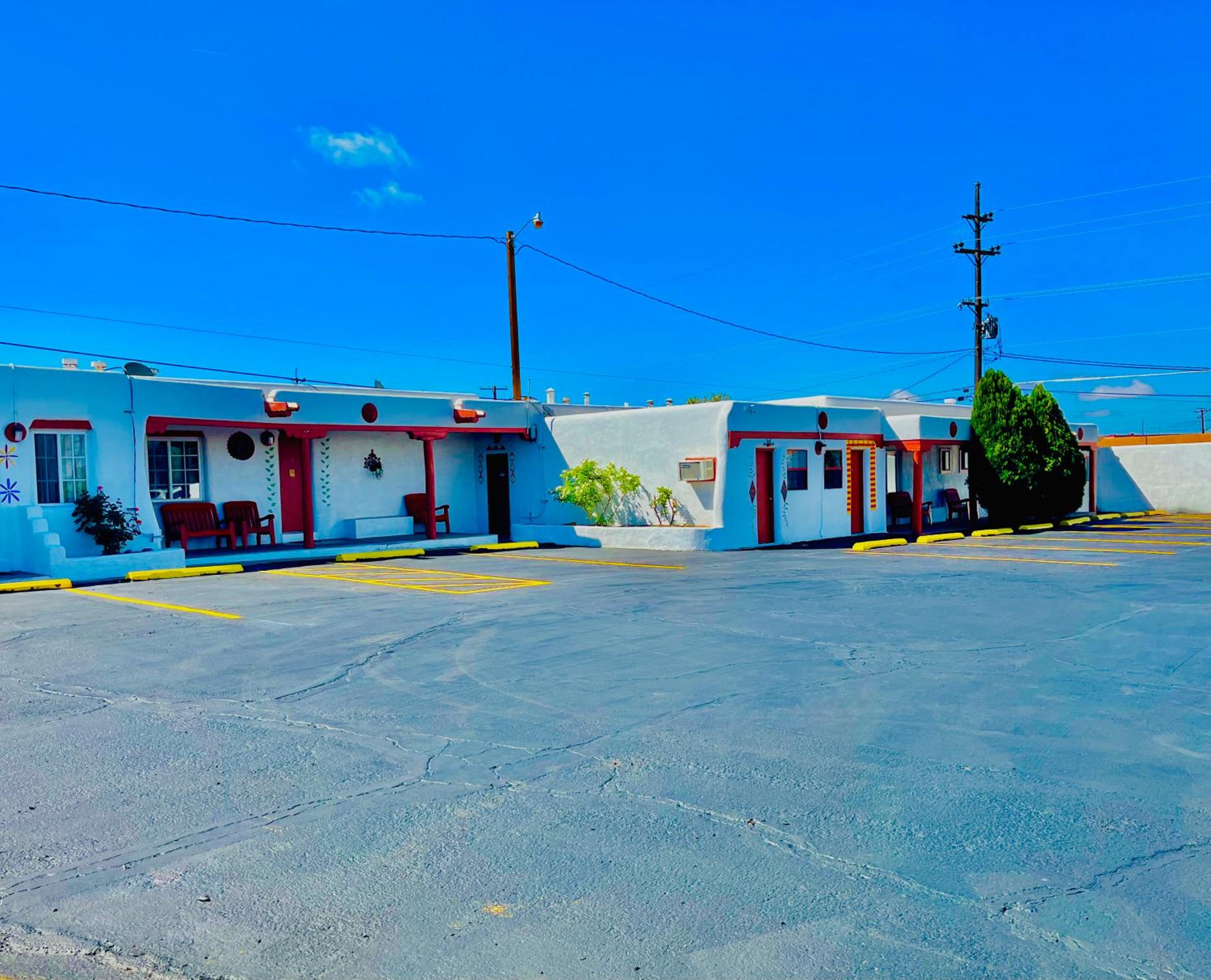 Cottonwood Court Motel
