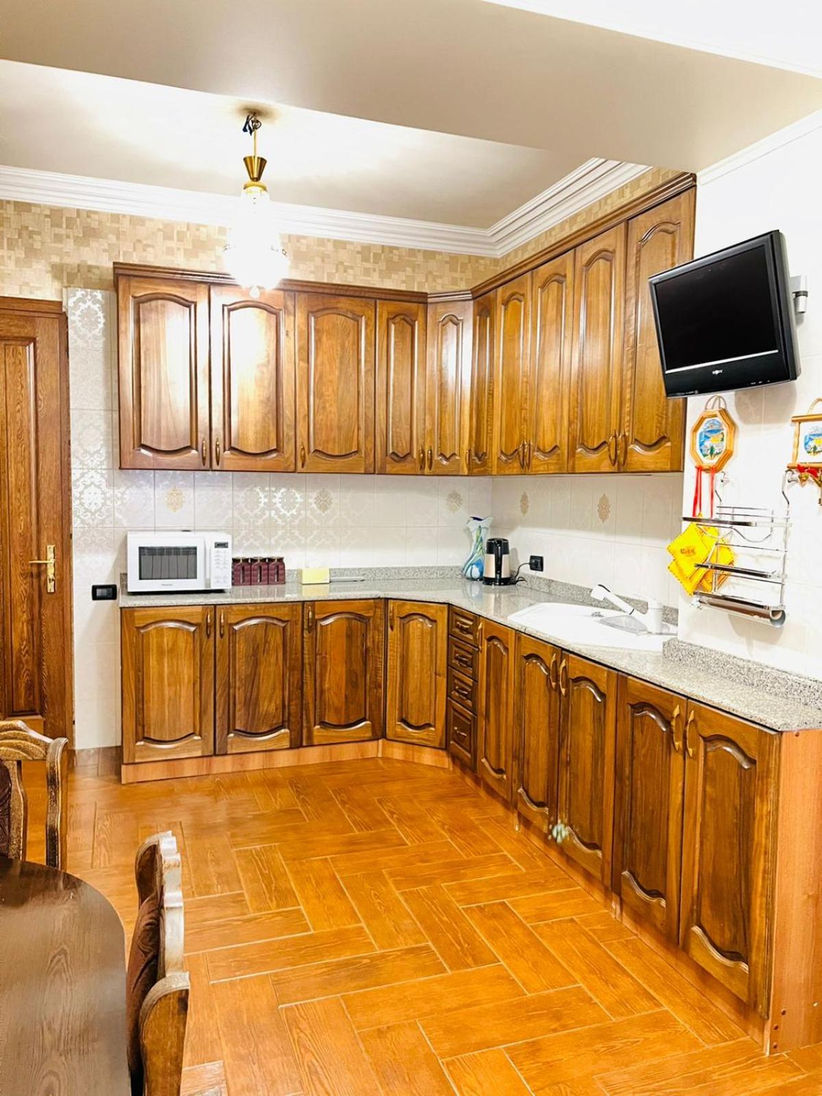 SPACIOUS Apt in Yerevan with JACUZZI Near Opera