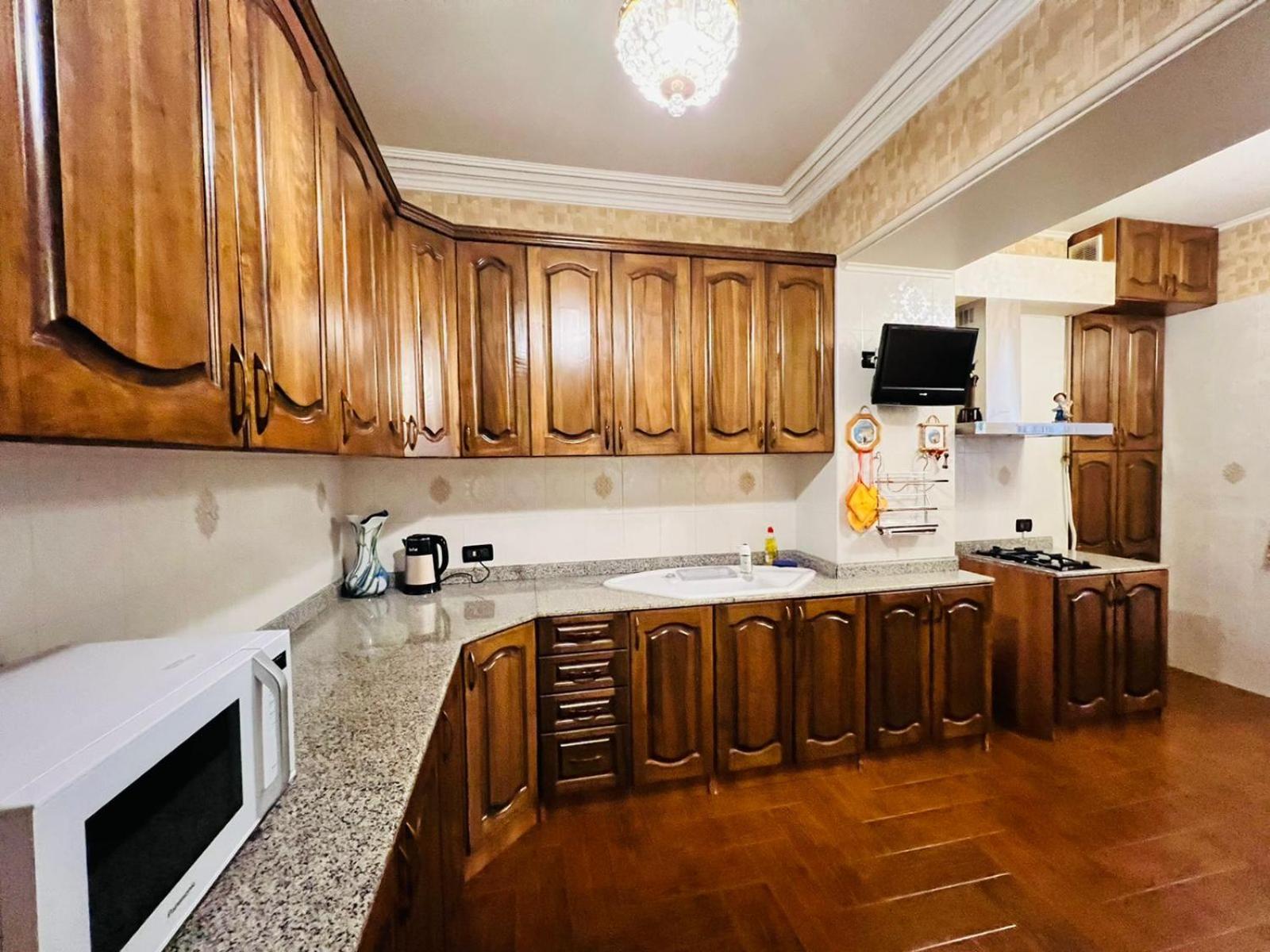 SPACIOUS Apt in Yerevan with JACUZZI Near Opera