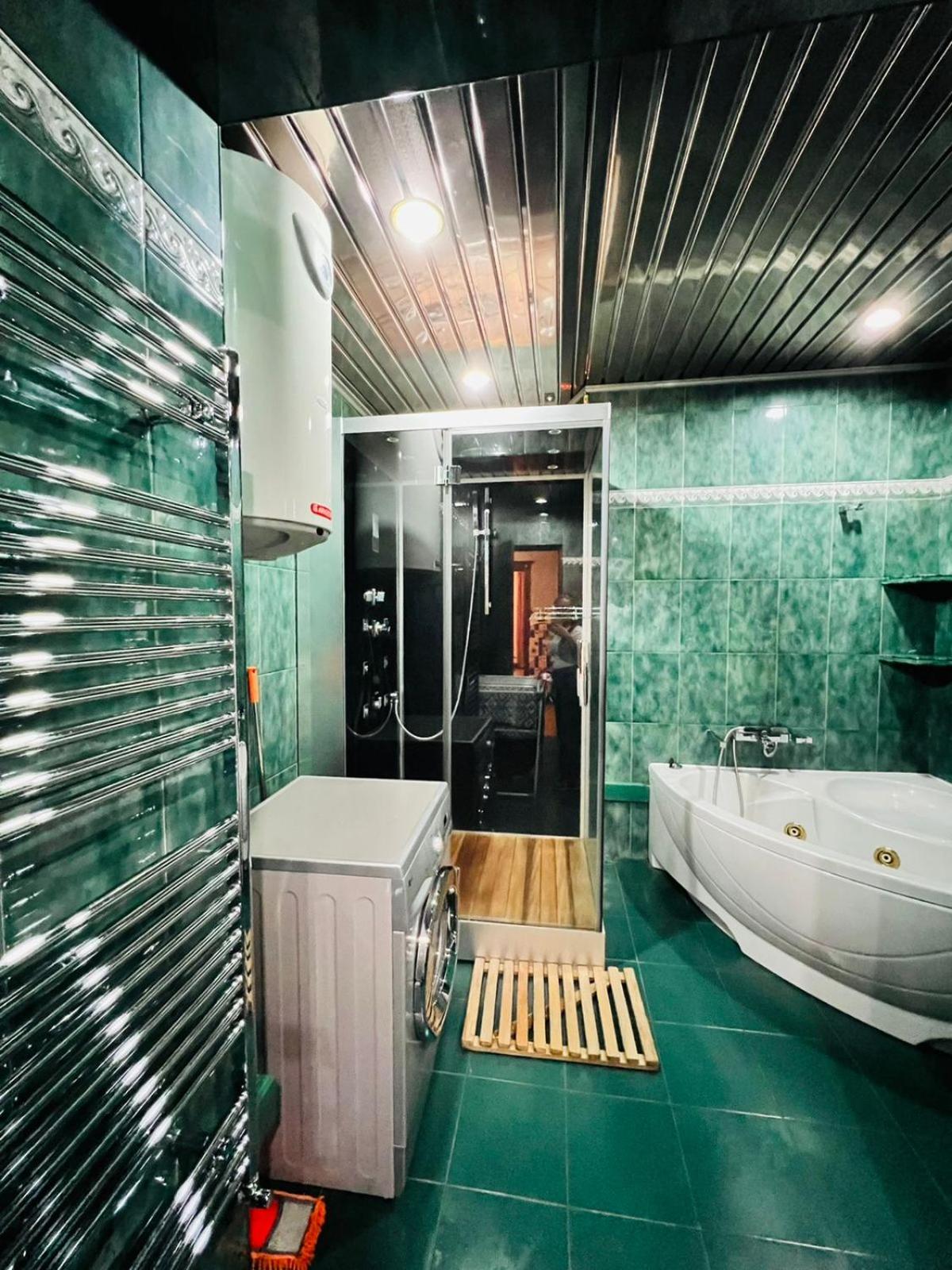 SPACIOUS Apt in Yerevan with JACUZZI Near Opera