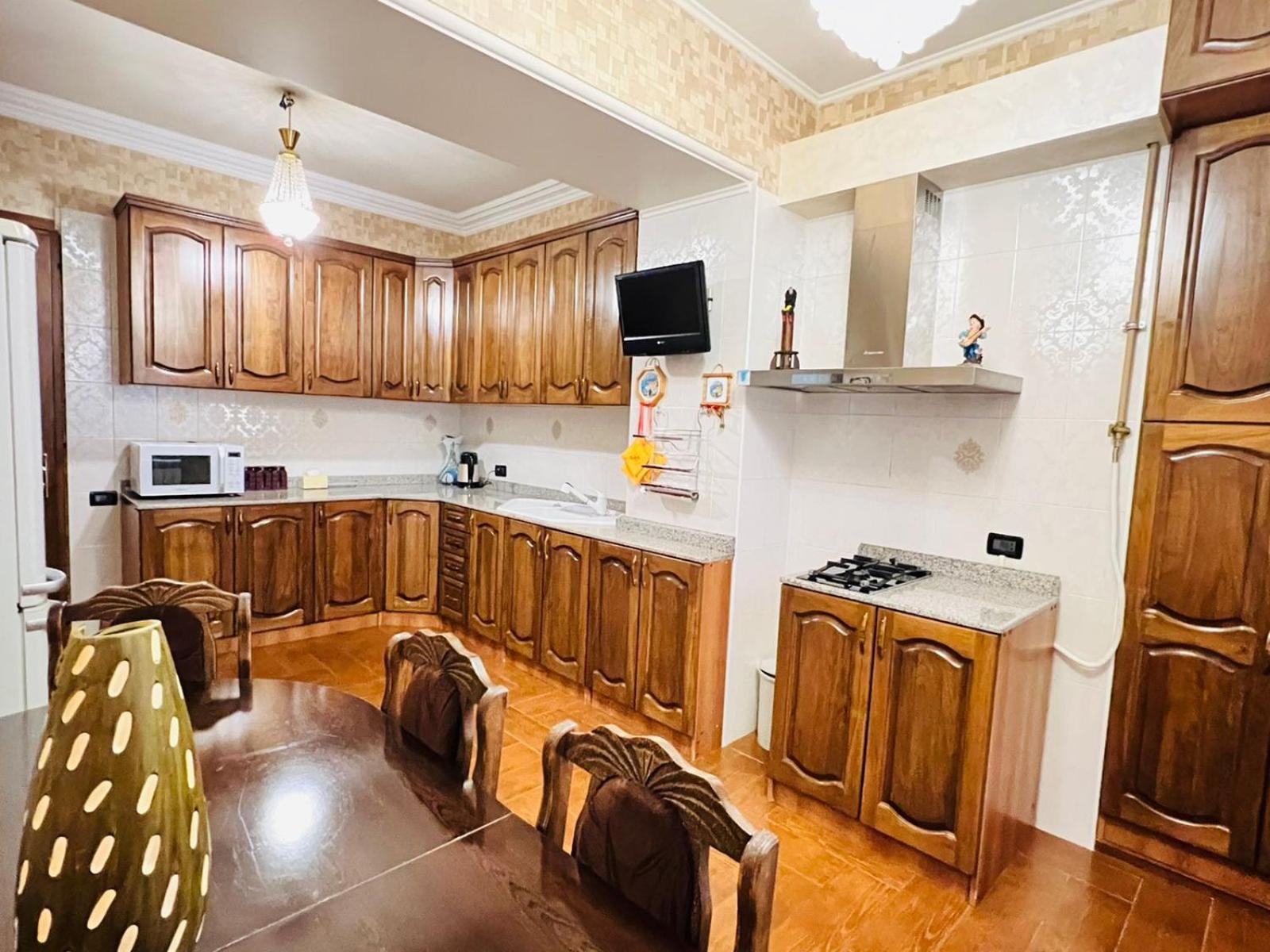 SPACIOUS Apt in Yerevan with JACUZZI Near Opera
