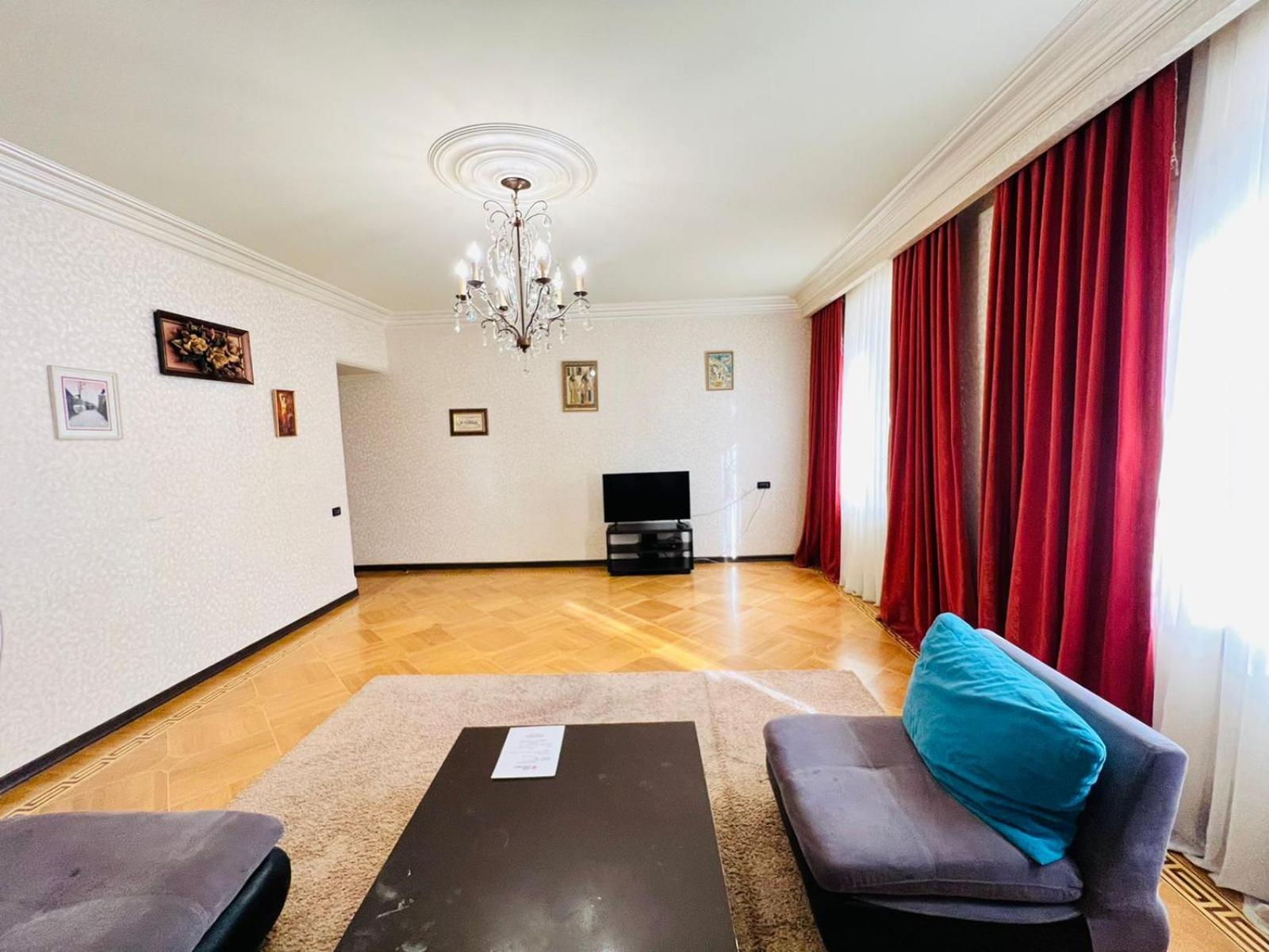 SPACIOUS Apt in Yerevan with JACUZZI Near Opera
