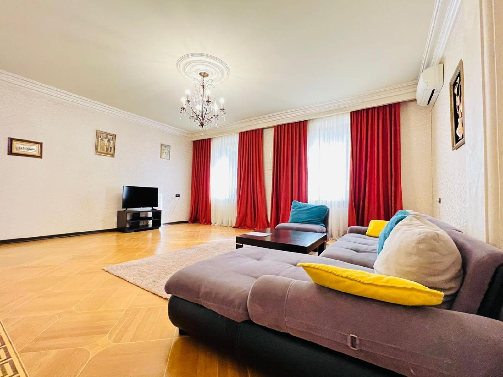 SPACIOUS Apt in Yerevan with JACUZZI Near Opera