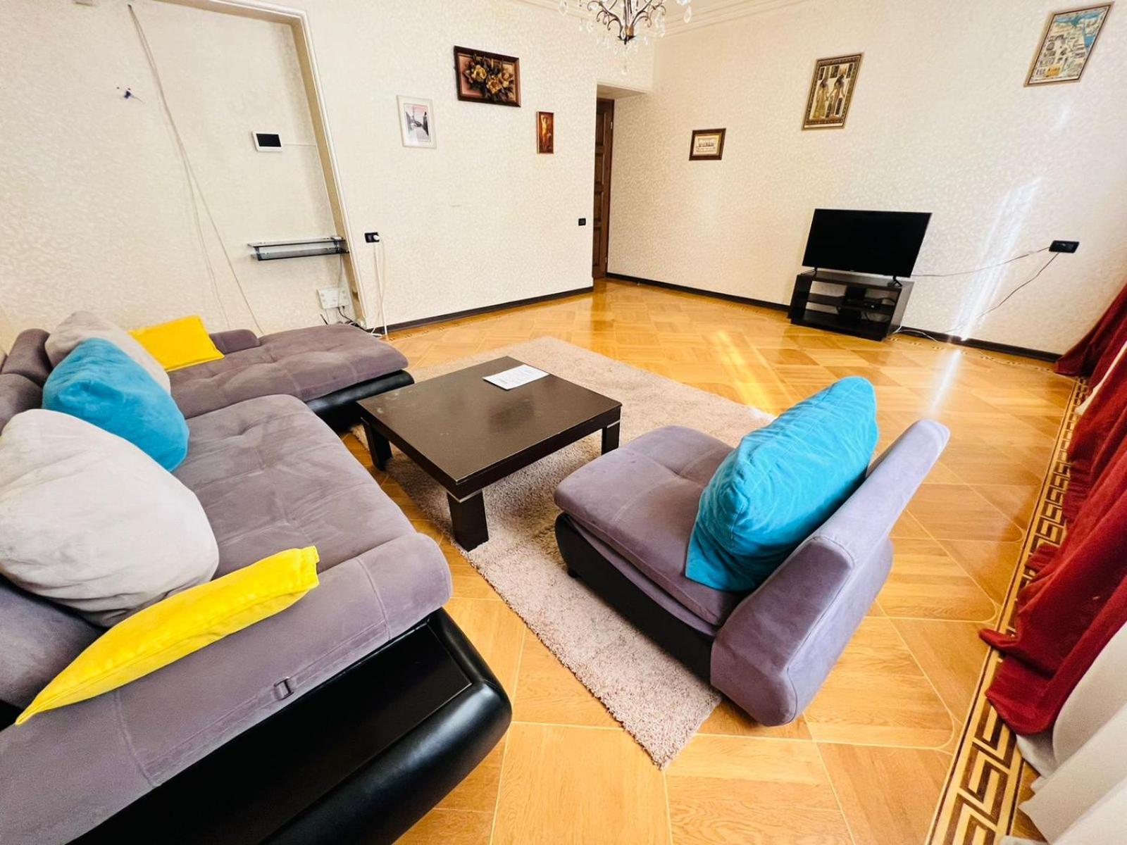 SPACIOUS Apt in Yerevan with JACUZZI Near Opera