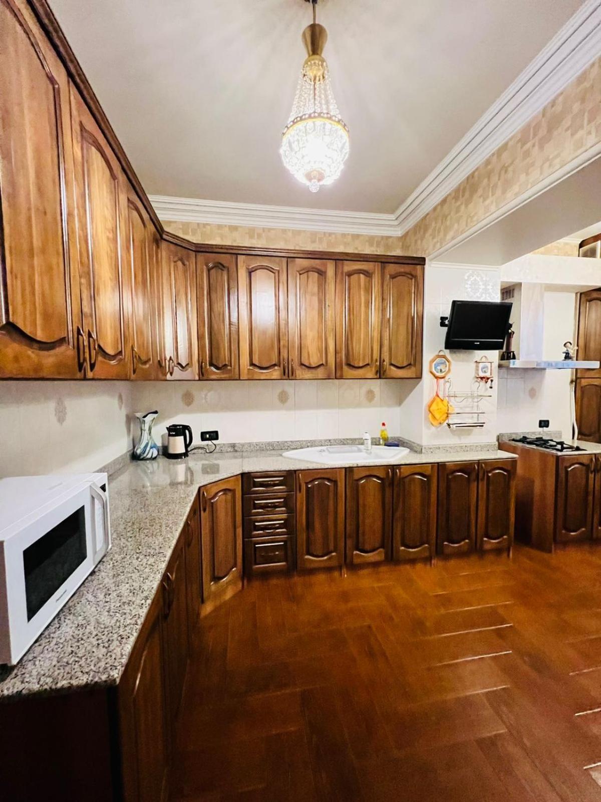SPACIOUS Apt in Yerevan with JACUZZI Near Opera