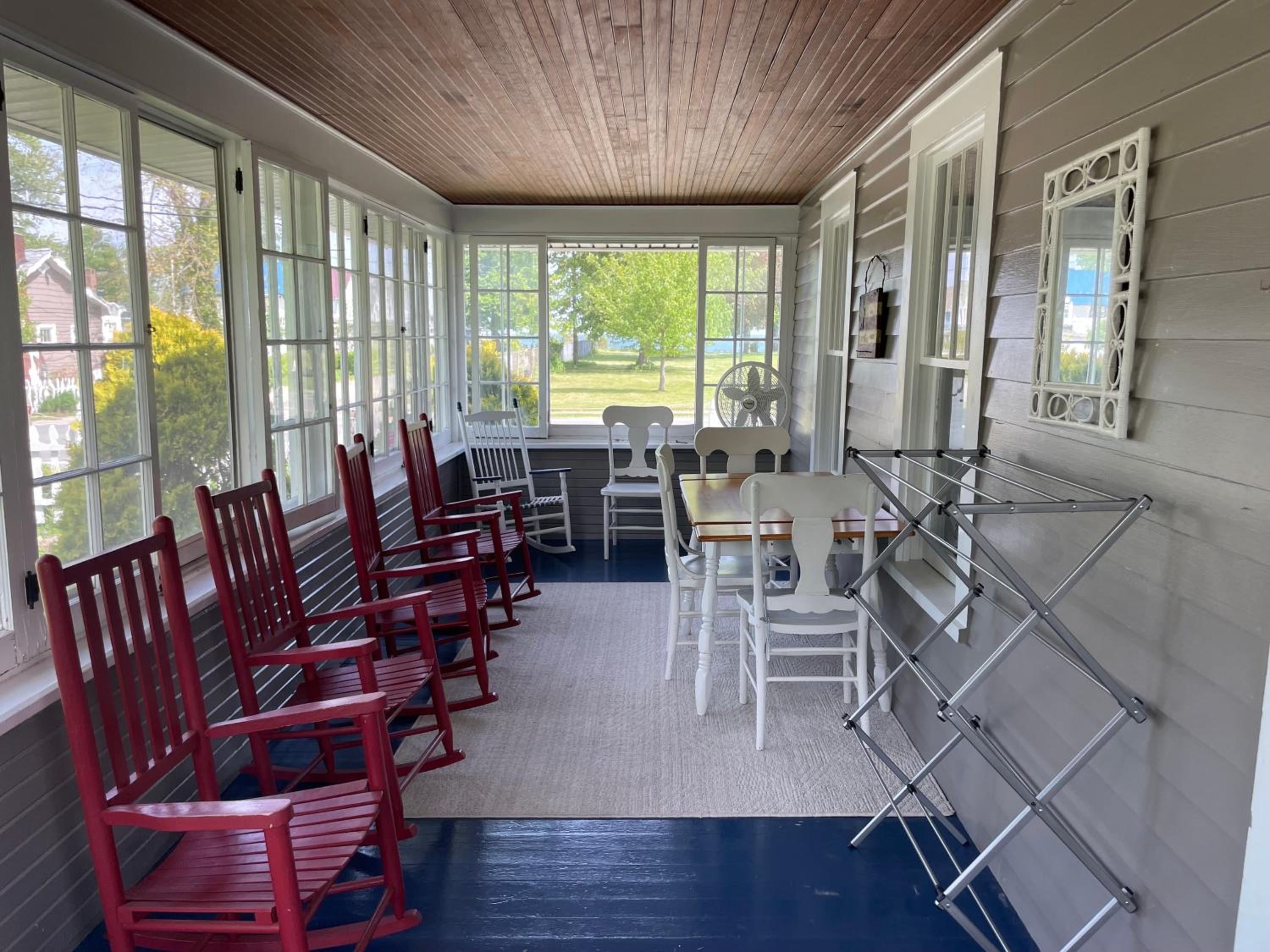 Drop Anchor Cottages and Lake House view 2