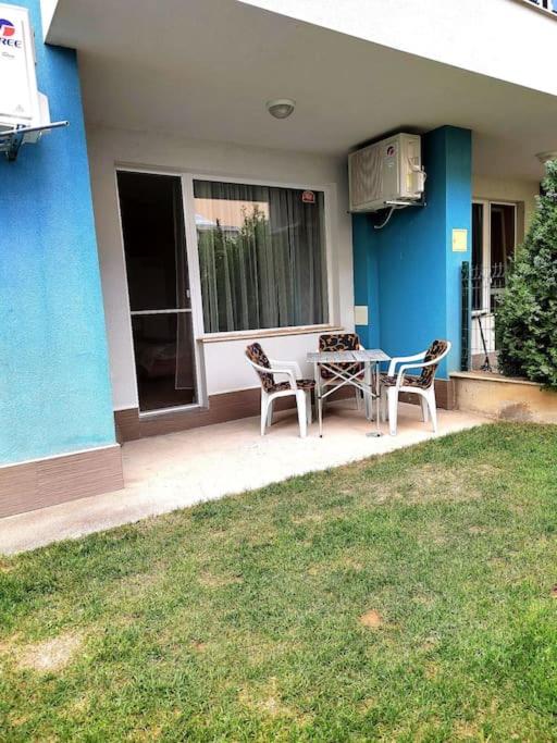 Apartment with private yard and BBQ