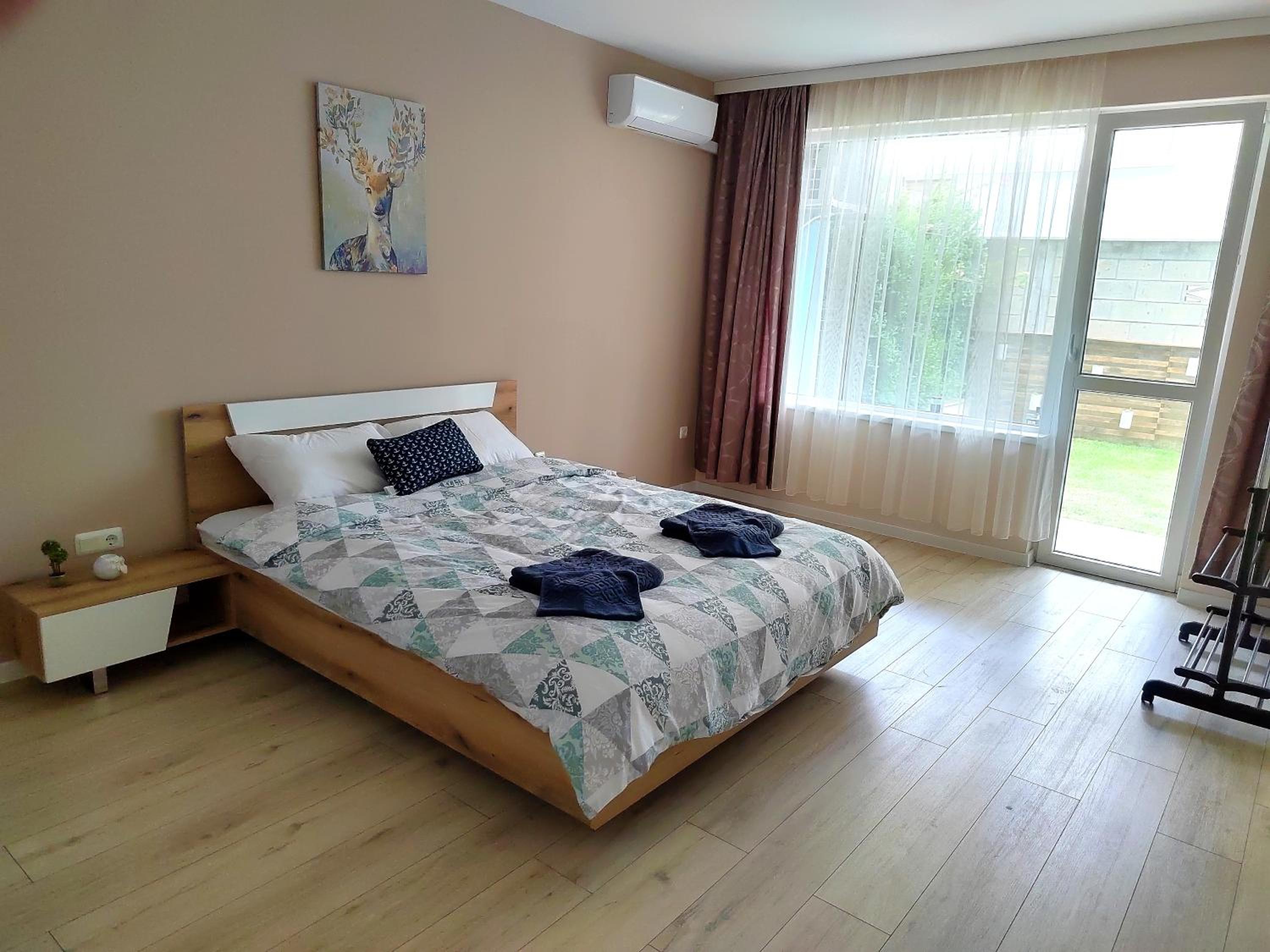 Apartment with private yard and BBQ
