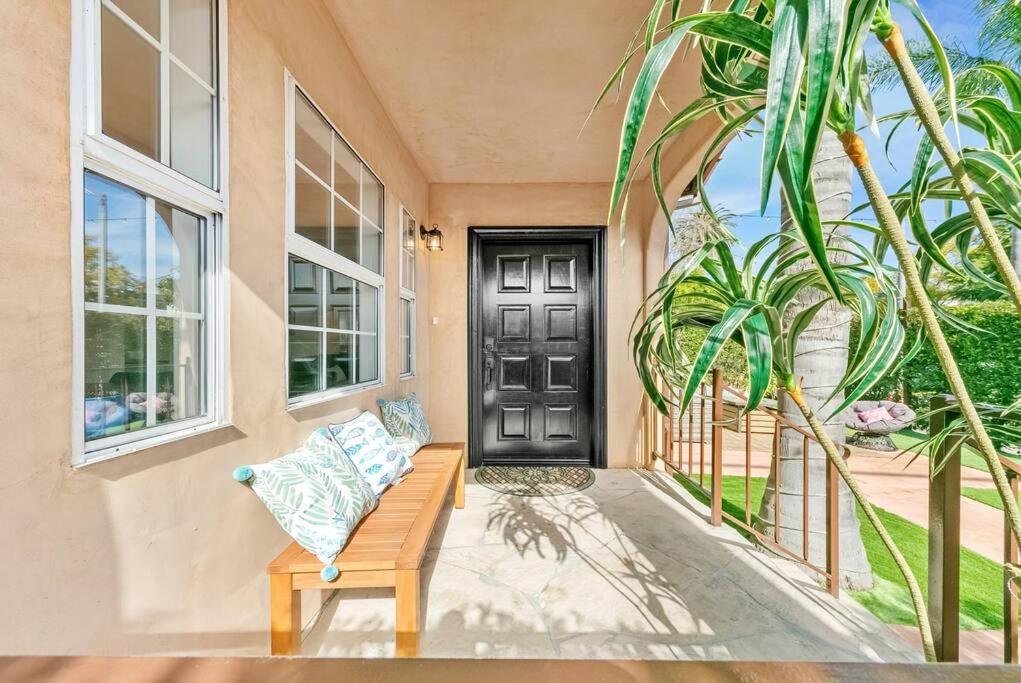 Beverly Grove Spanish Oasis with Pool and detached Guest House
