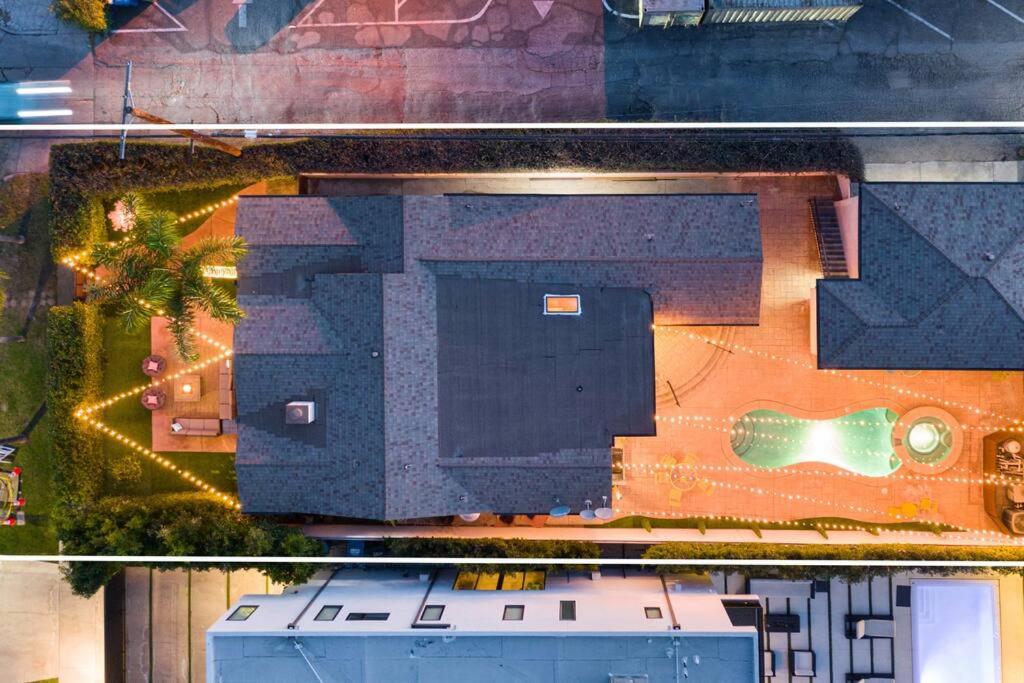 Beverly Grove Spanish Oasis with Pool and detached Guest House