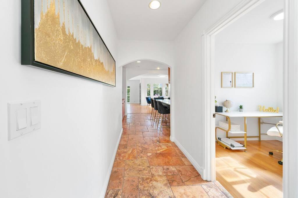Beverly Grove Spanish Oasis with Pool and detached Guest House