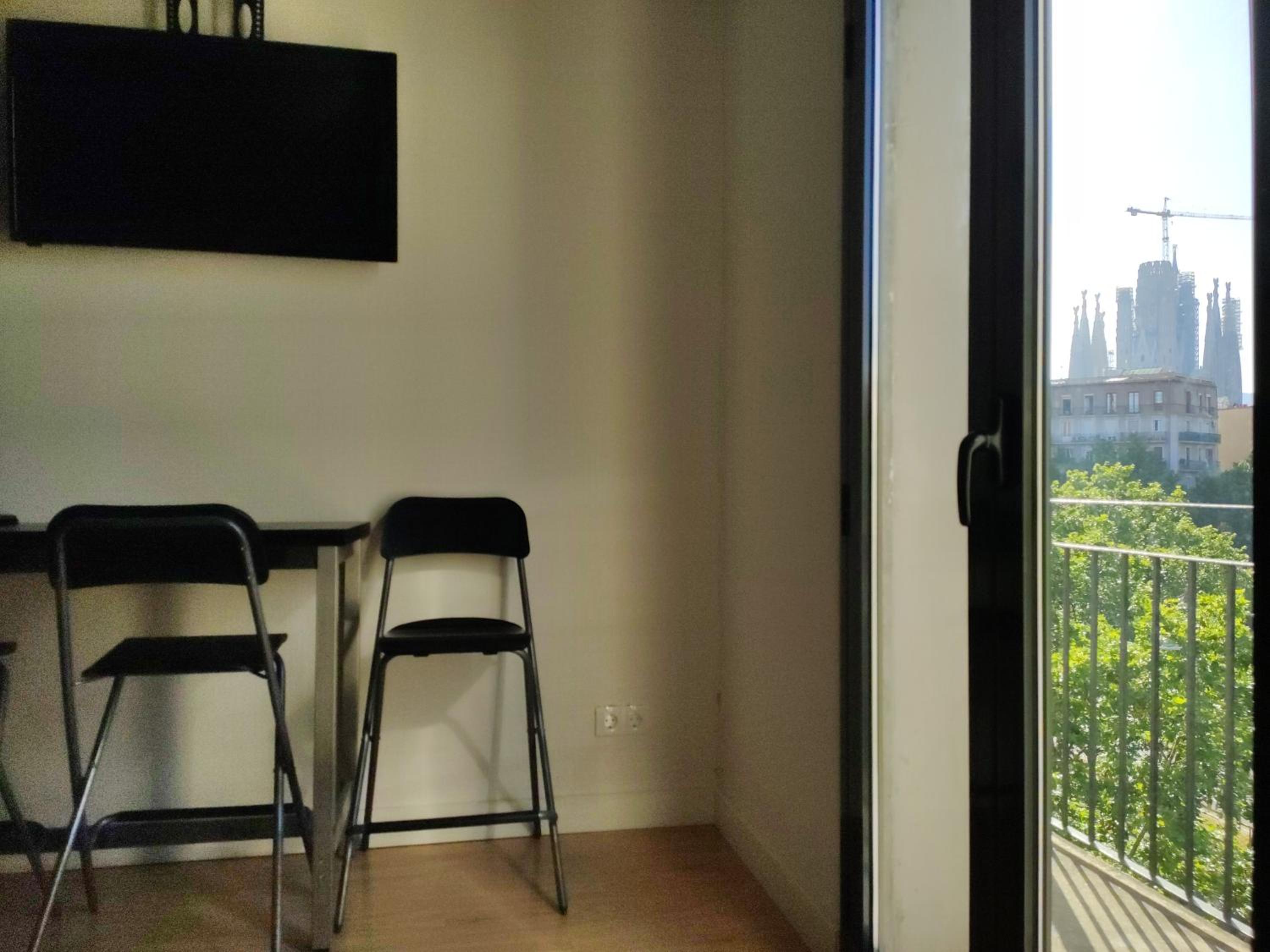 Diagonal Apartments