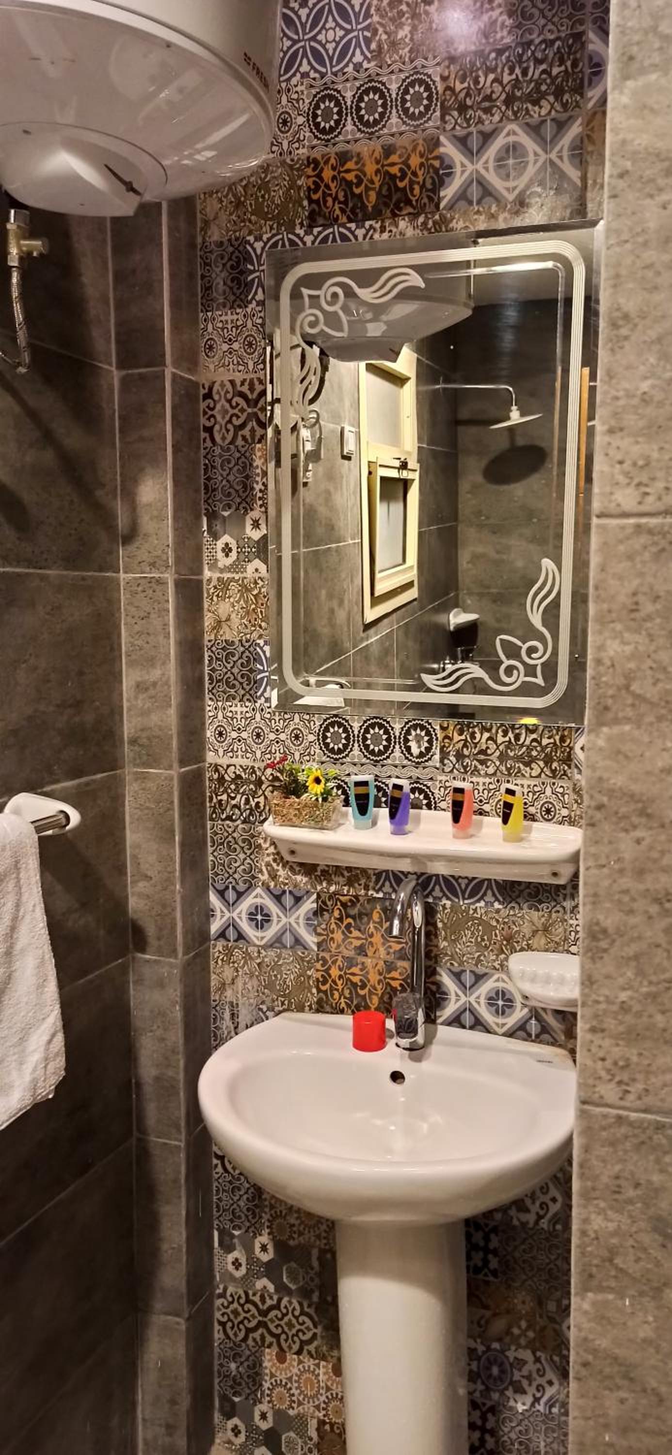 Grand Pyramids Inn