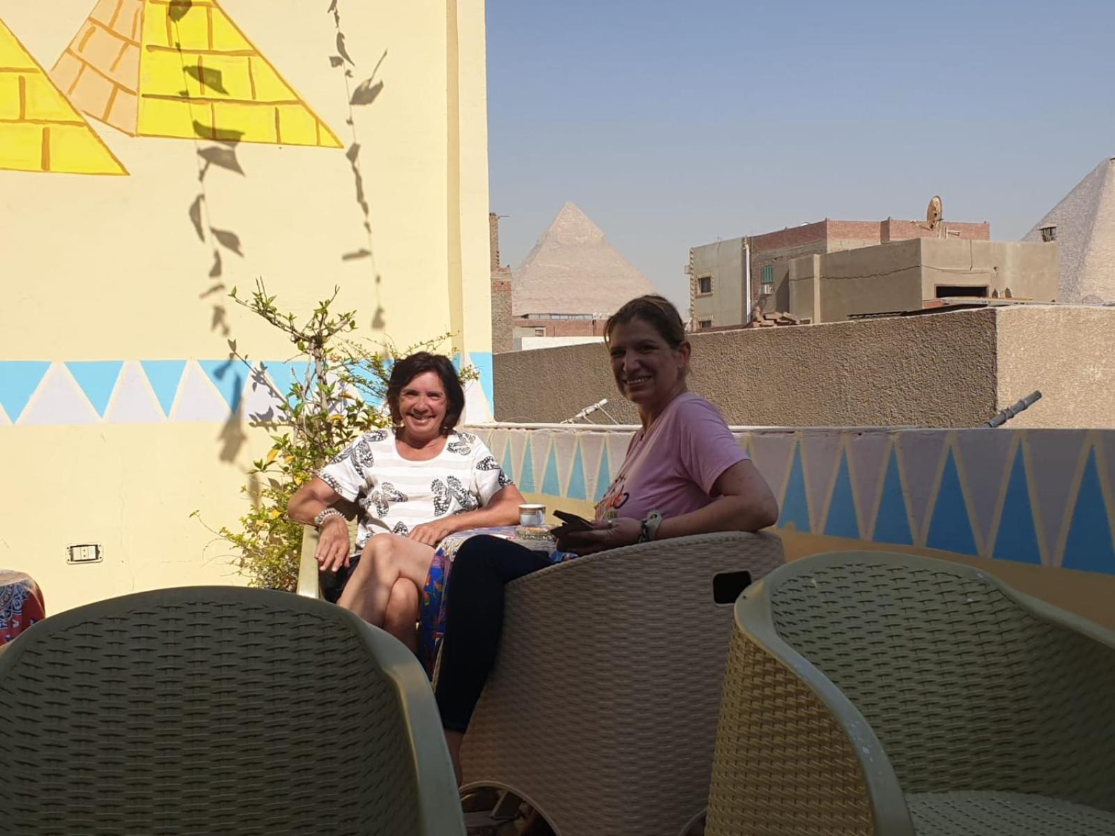 Jana Pyramids view inn